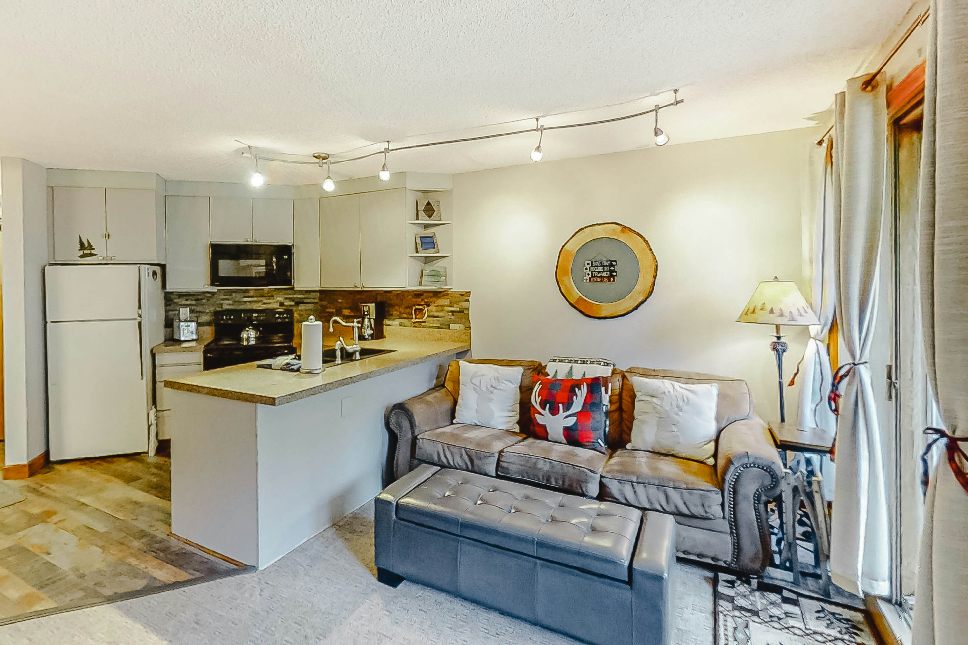 Iron Horse Resort D3084--Studio