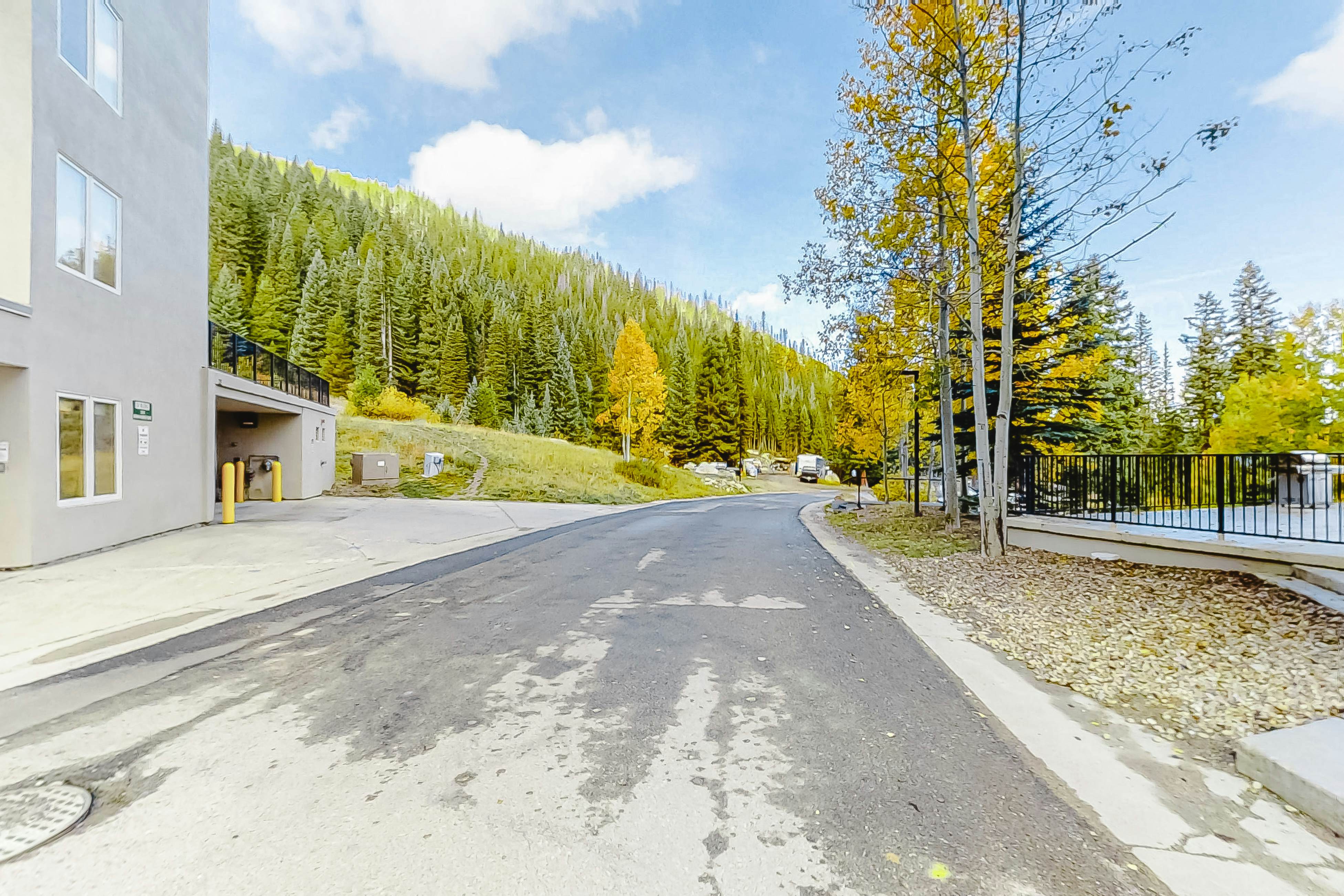 Iron Horse Resort D3084--Studio