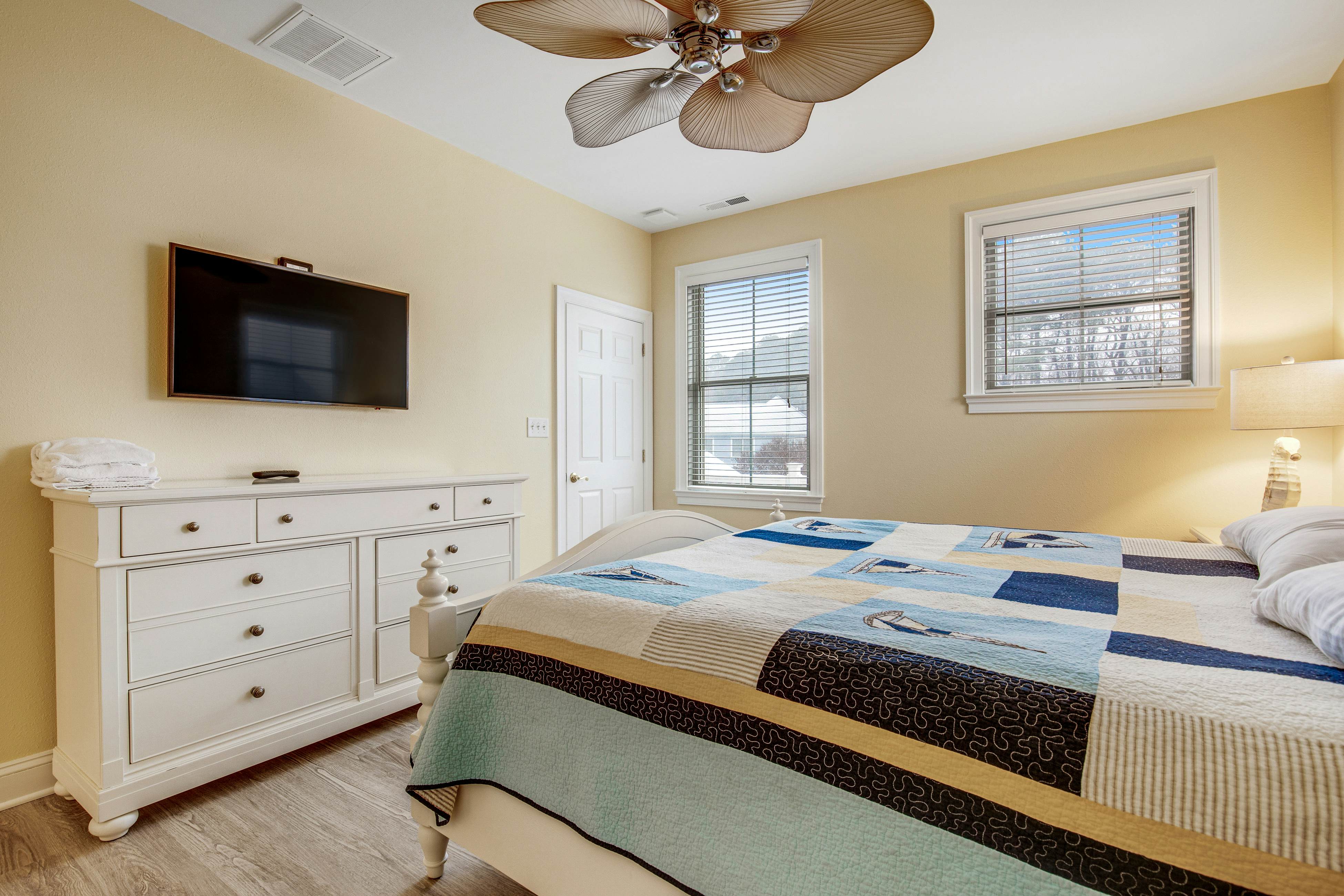 Bayside Resort - 11655 Resort Dr