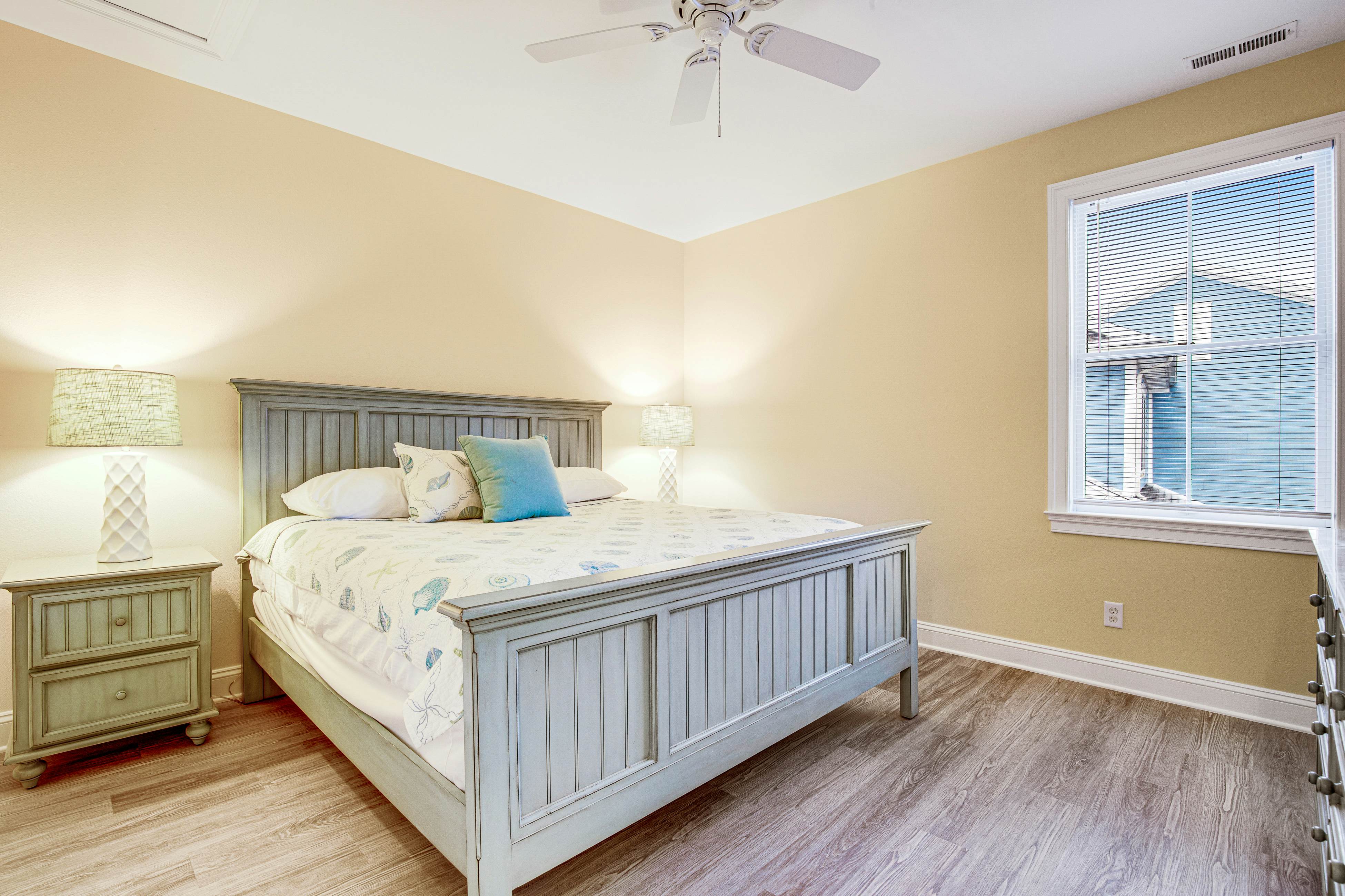 Bayside Resort - 11655 Resort Dr