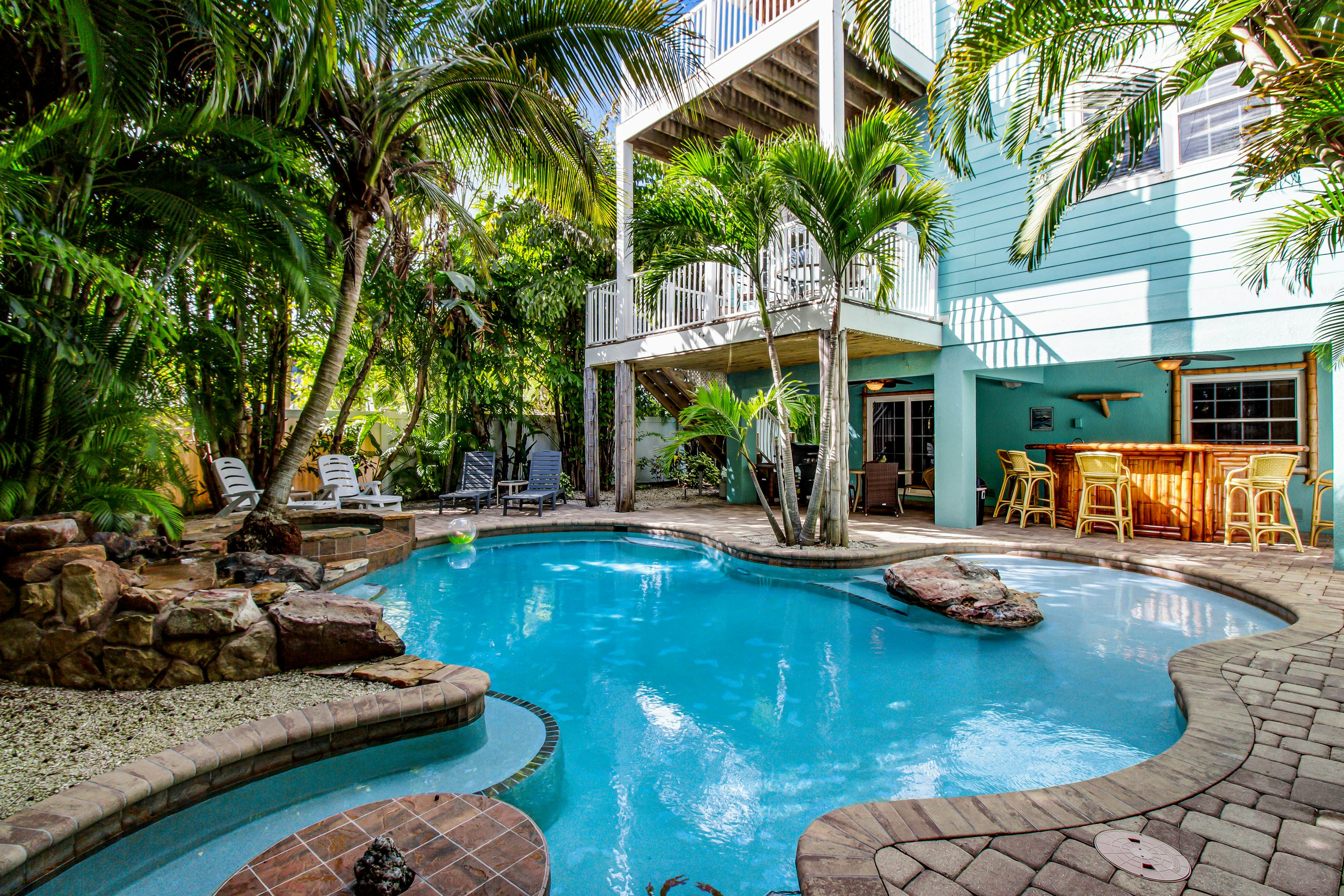 Holmes Beach Vacation Rentals, Beach Rentals, Condos Vacasa