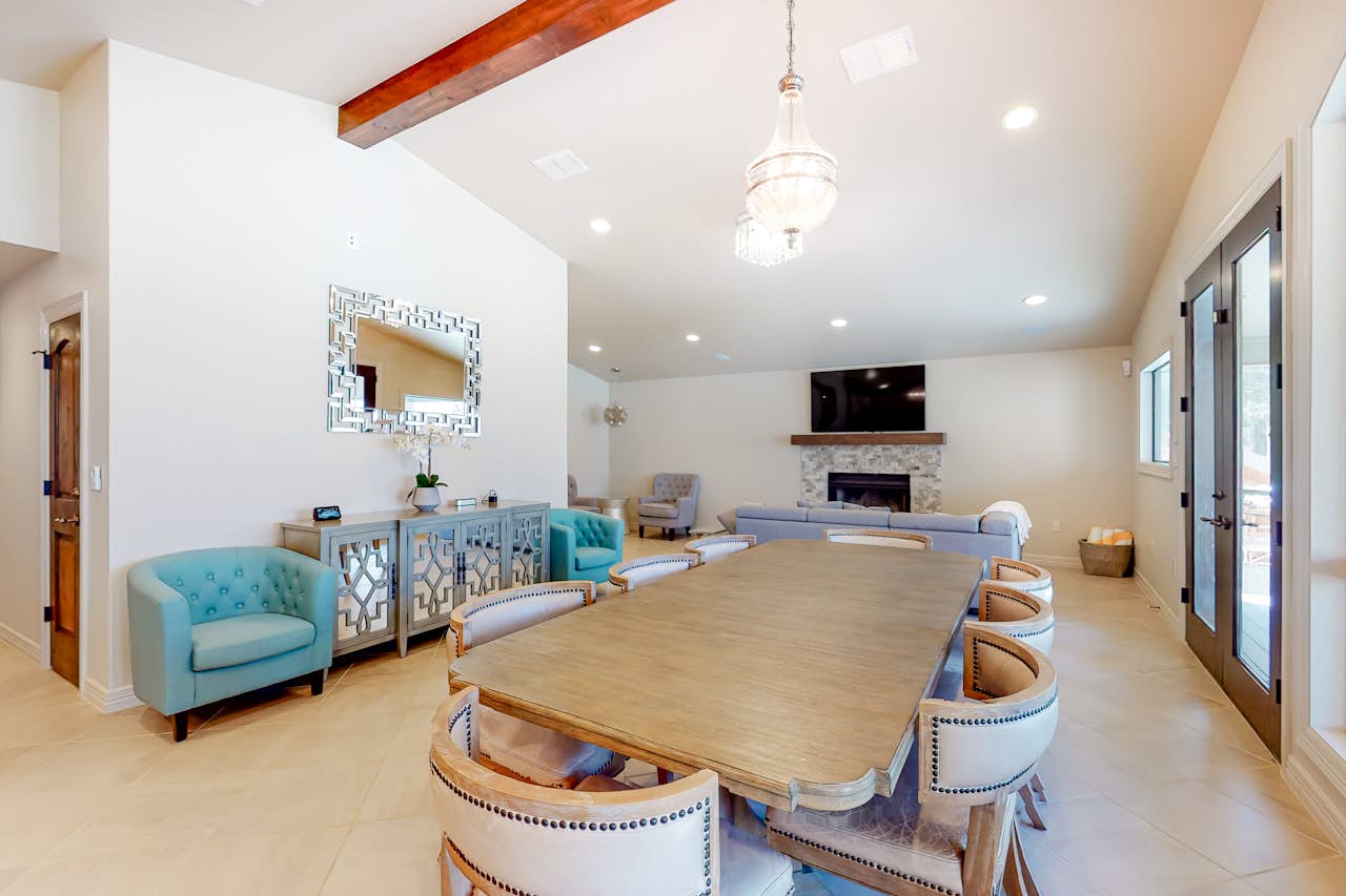 Luxury Lakeside Stunner 4 BD McQueeney, TX Vacation Rental Vacasa