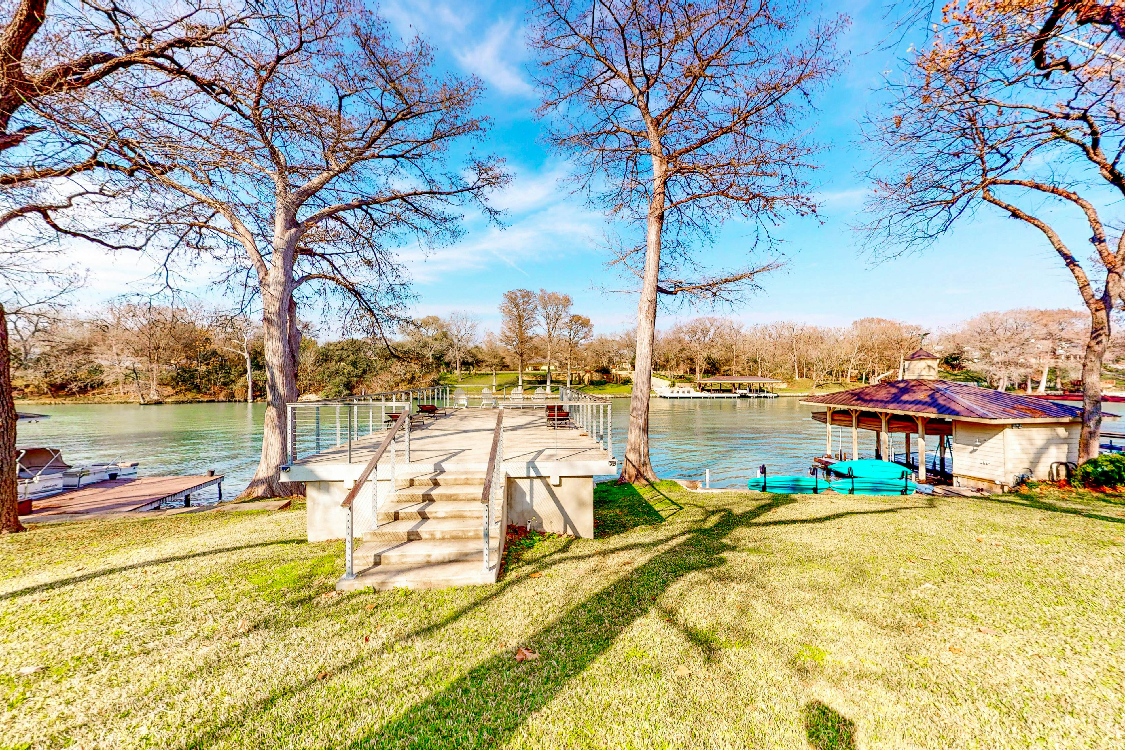 Luxury Lakeside Stunner 4 BD McQueeney, TX Vacation Rental Vacasa