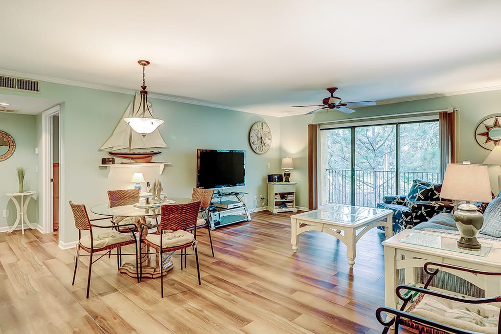 Fantastic Vacation Condo Close to Beach w/Free WiFi, AC, W/D, Shared Pool/Tennis — Hilton Head, SC — vacation rental