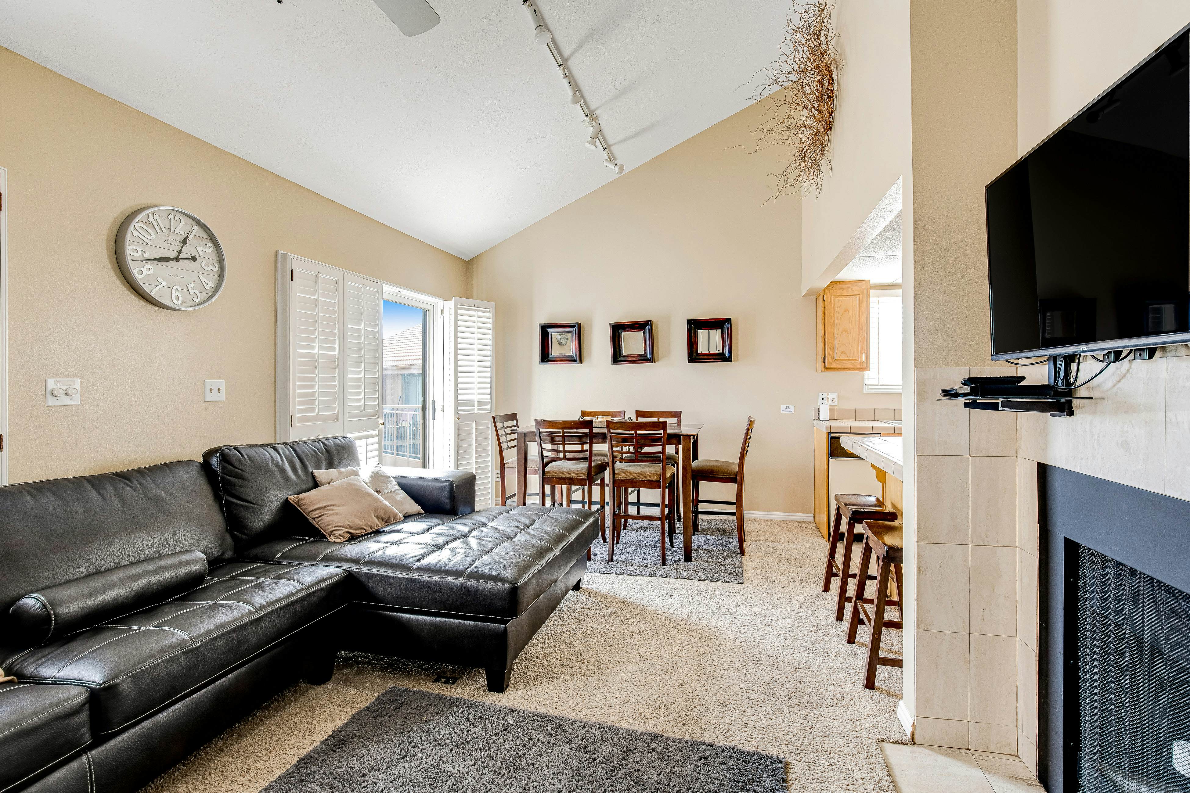 St. Vacation Rentals, Cabin Rentals, Vacation Homes Vacasa