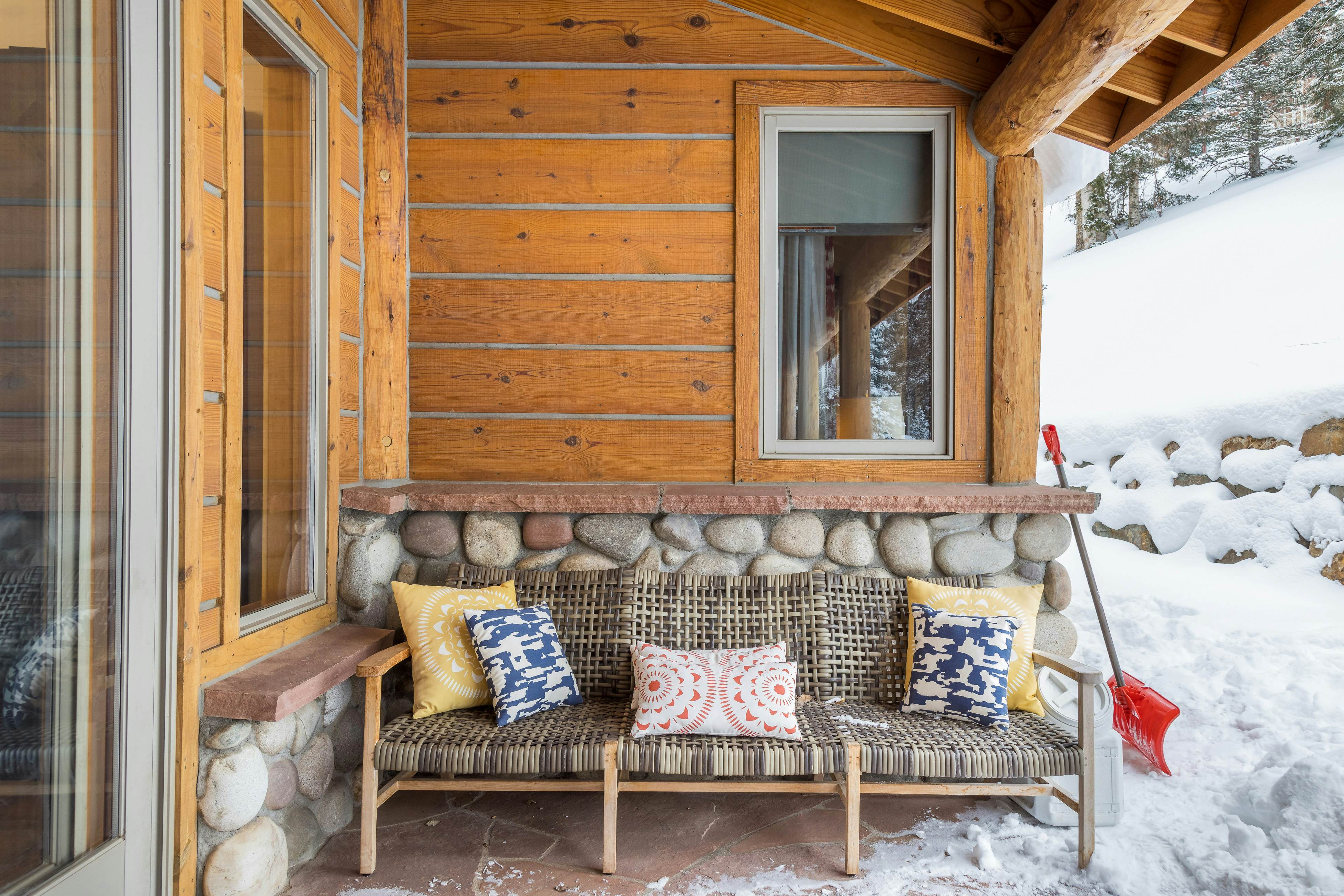 Palmyra 94 - Mountain Tranquility