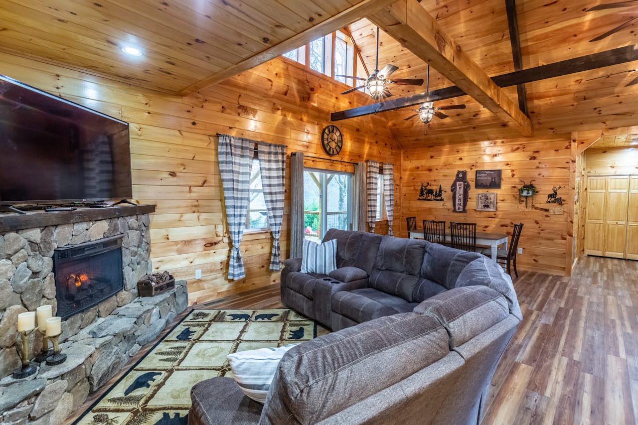 The Leyland Lodge 4 BD Whittier, NC Vacation Rental Vacasa