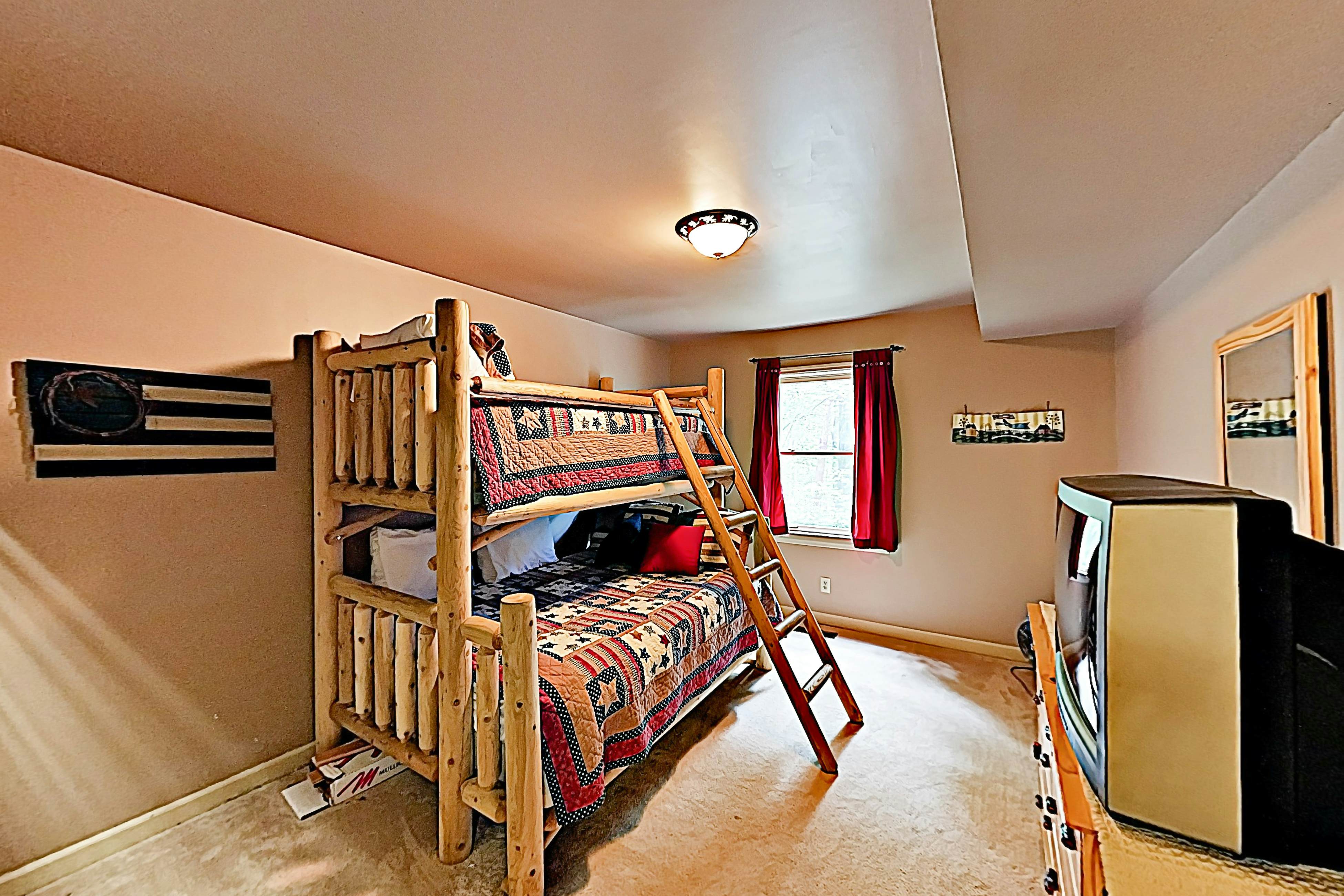 Shagbark Resort Wander In The Woods 4 BD Sevierville, TN Vacation