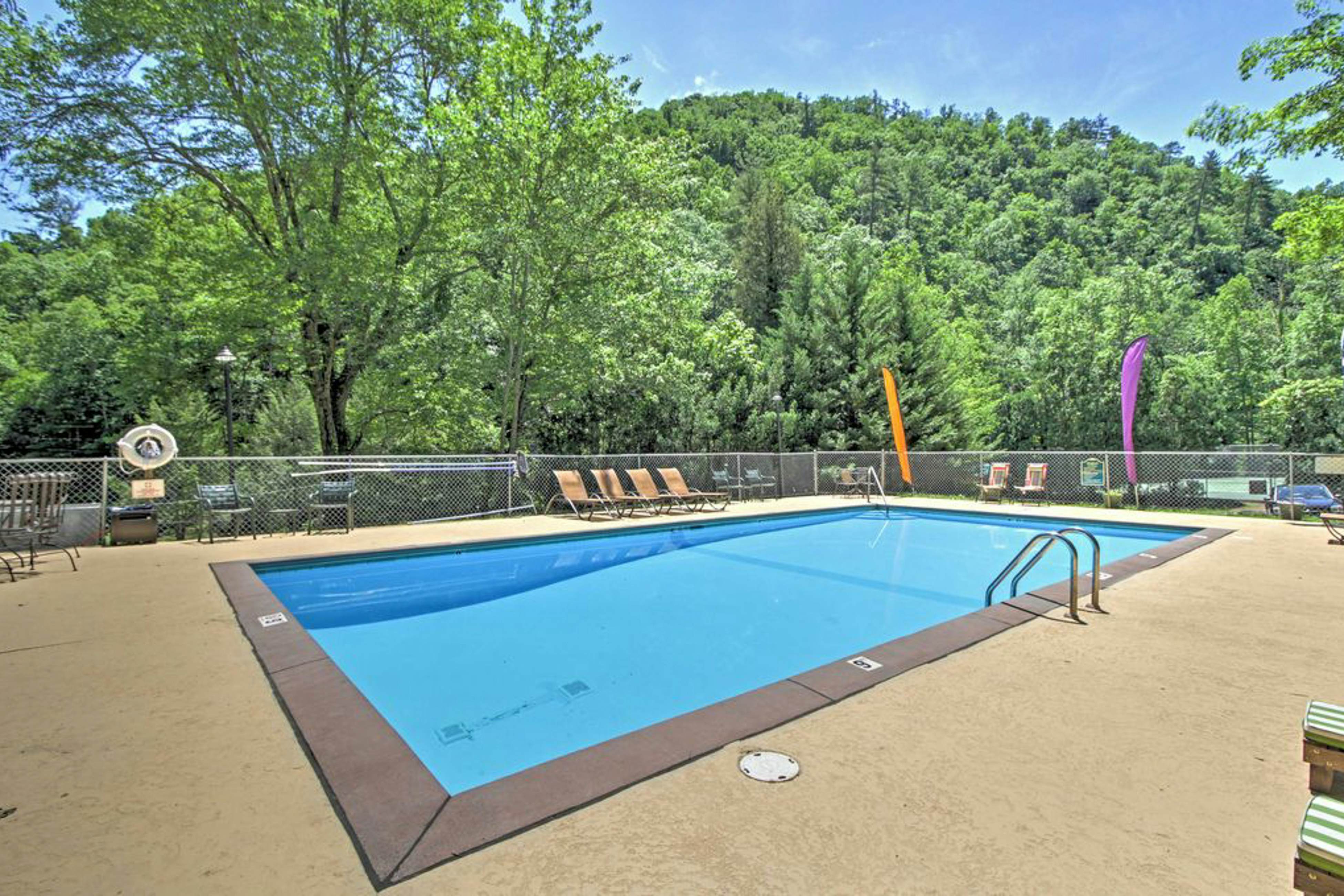 Shagbark Resort Wander In The Woods 4 BD Sevierville, TN Vacation