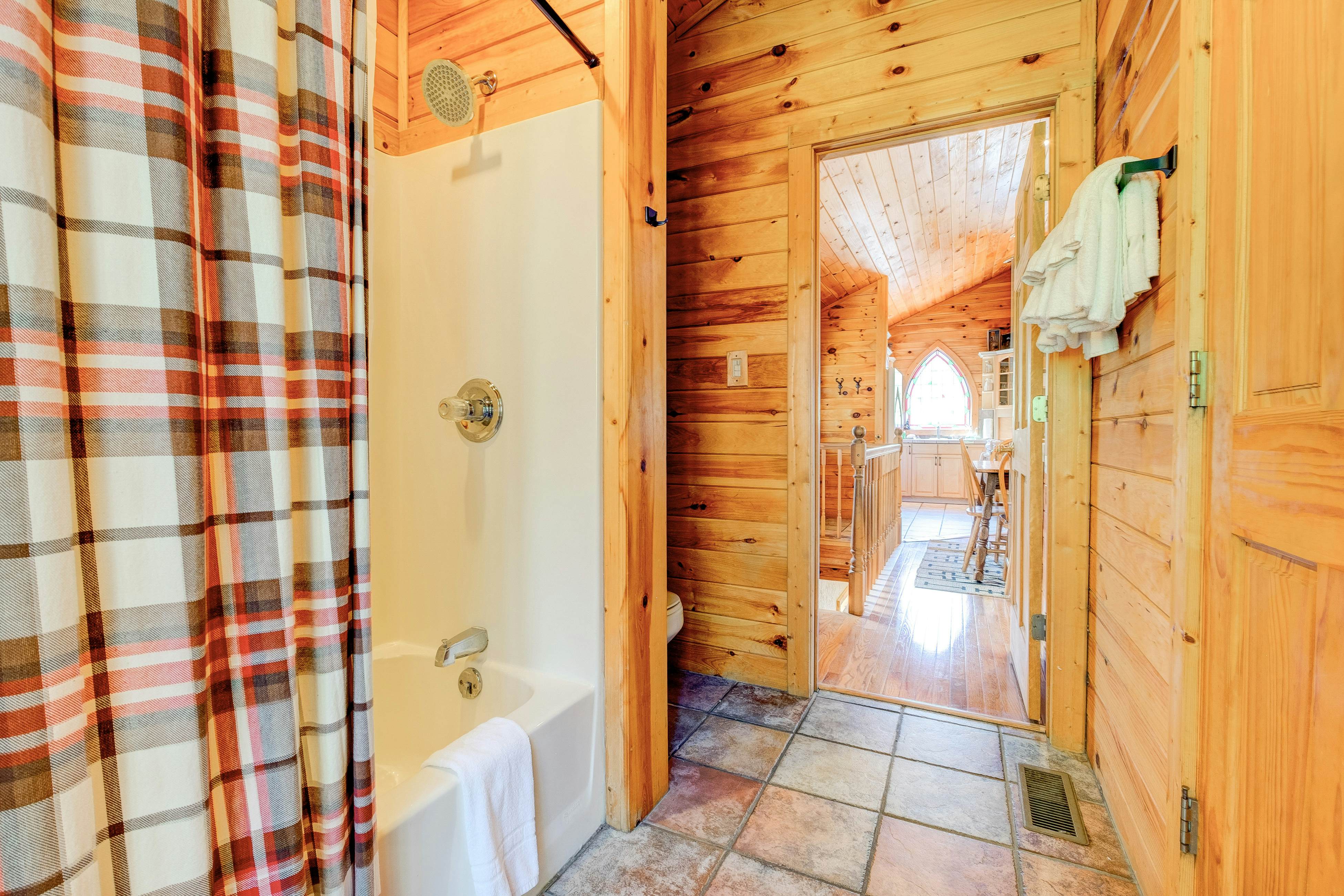 Shagbark Resort Foxfire Lodge 2 BD Sevierville, TN Vacation Rental