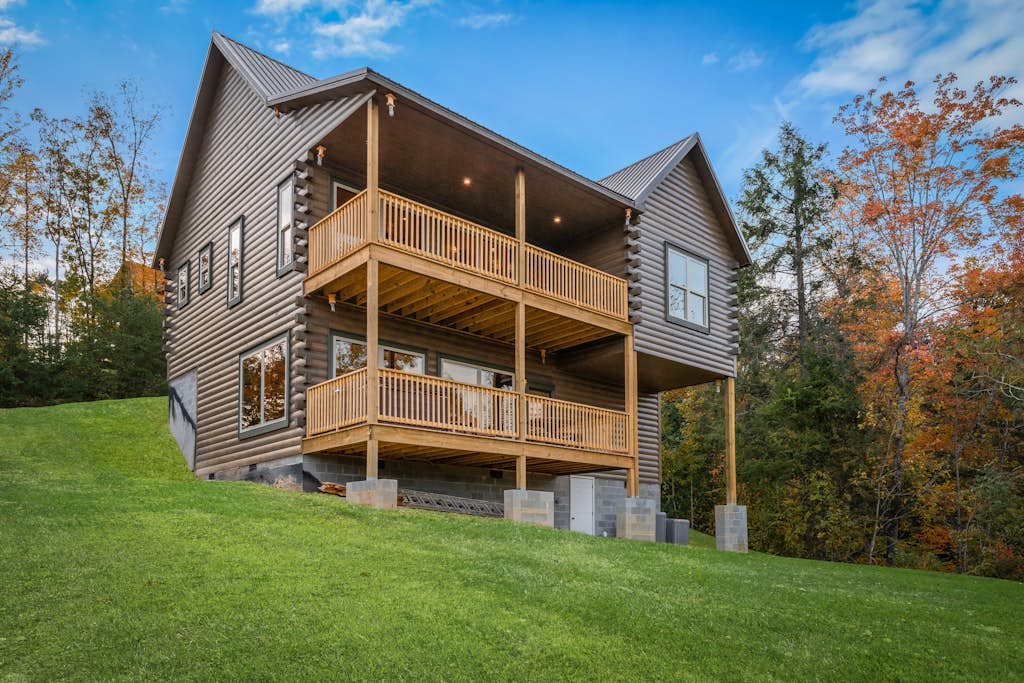 Luxe Mtn View Cabin, Sleep 8, Hot Tub, Games, Theater