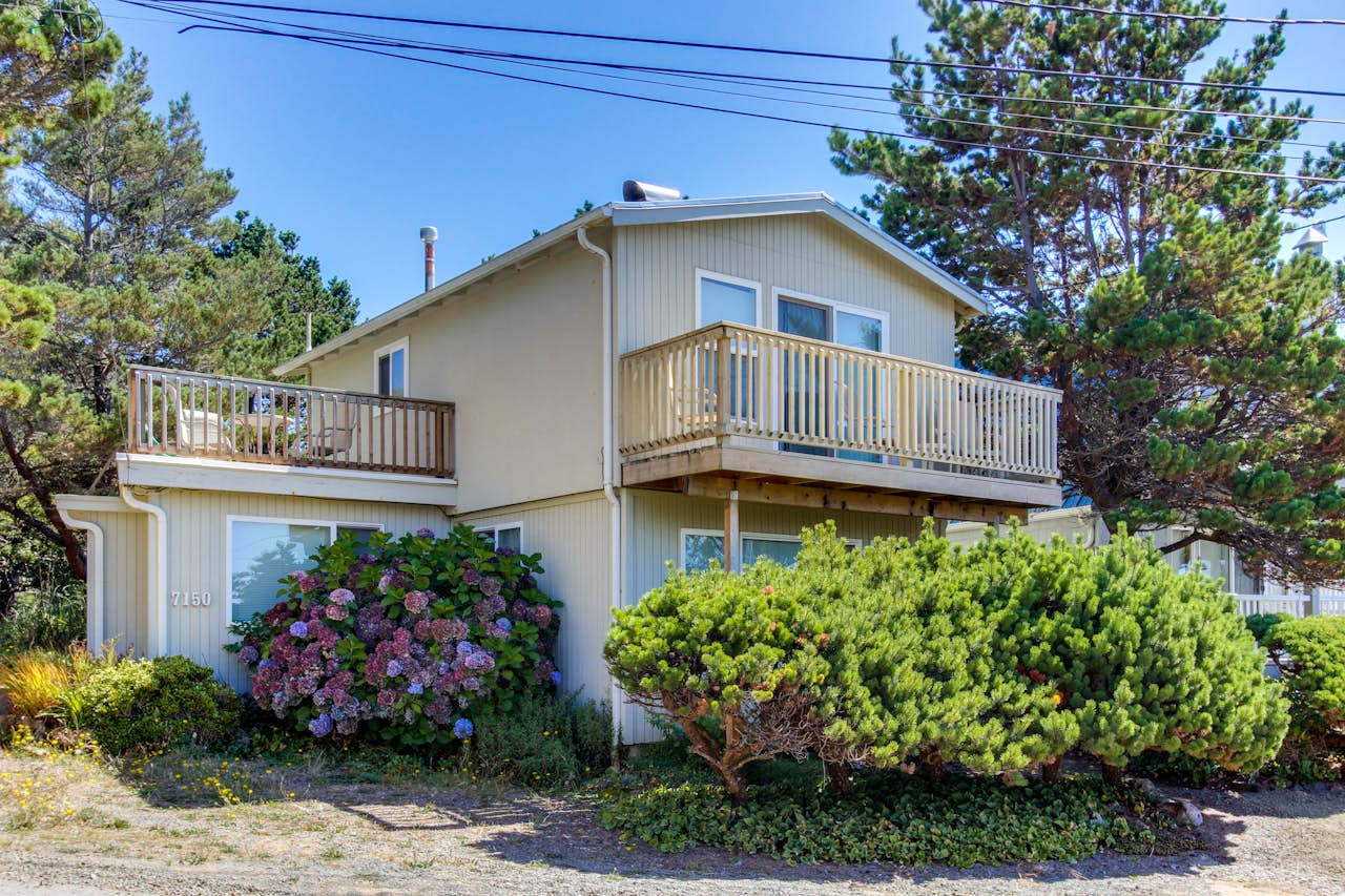 4 Sisters Beach Getaway 3 BD Gleneden Beach, OR Vacation Rental Vacasa