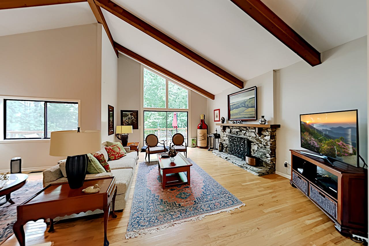 Little River Escape 3 BD Hendersonville, NC Vacation Rental