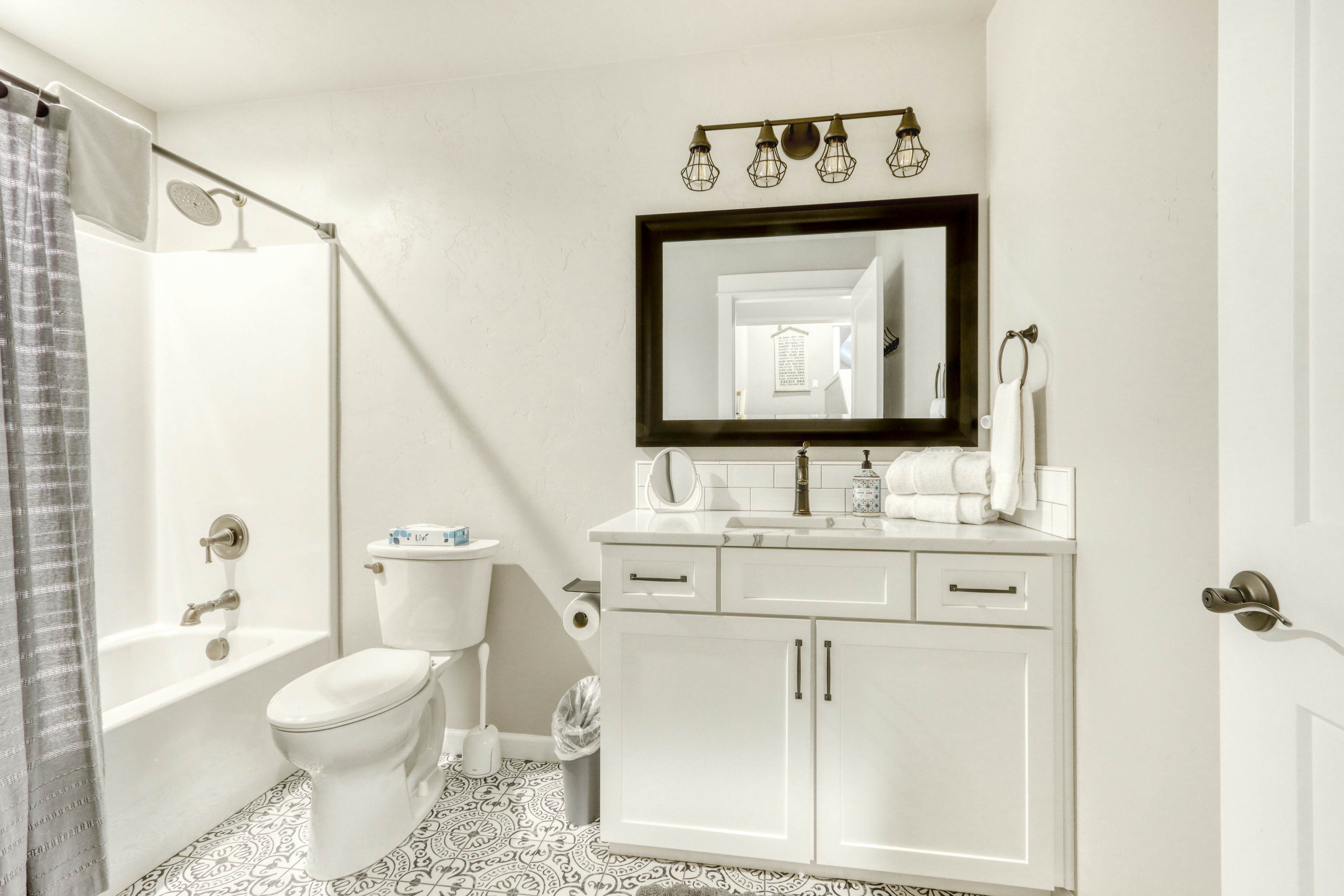 Luxury Deschutes Riverfront