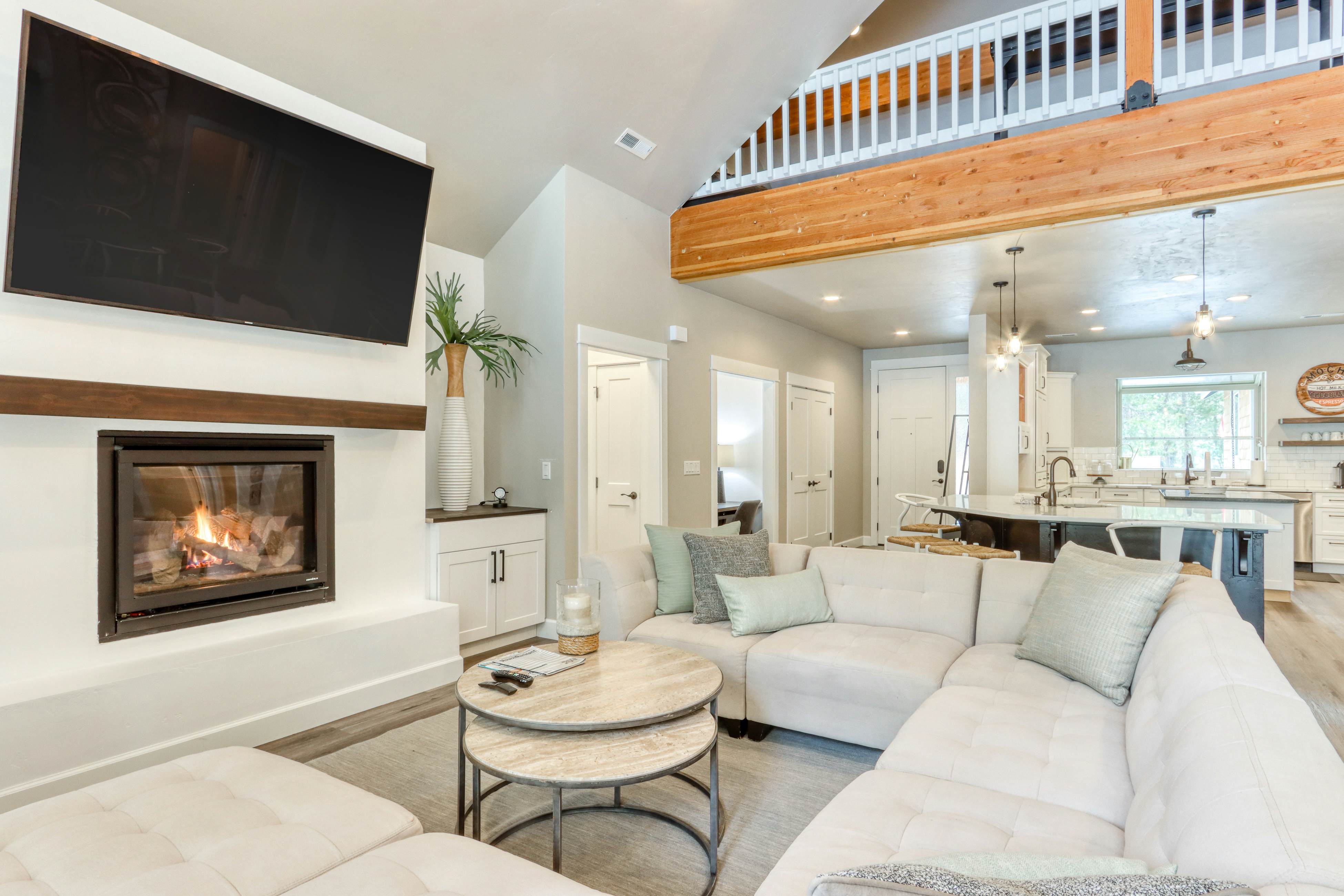 Luxury Deschutes Riverfront