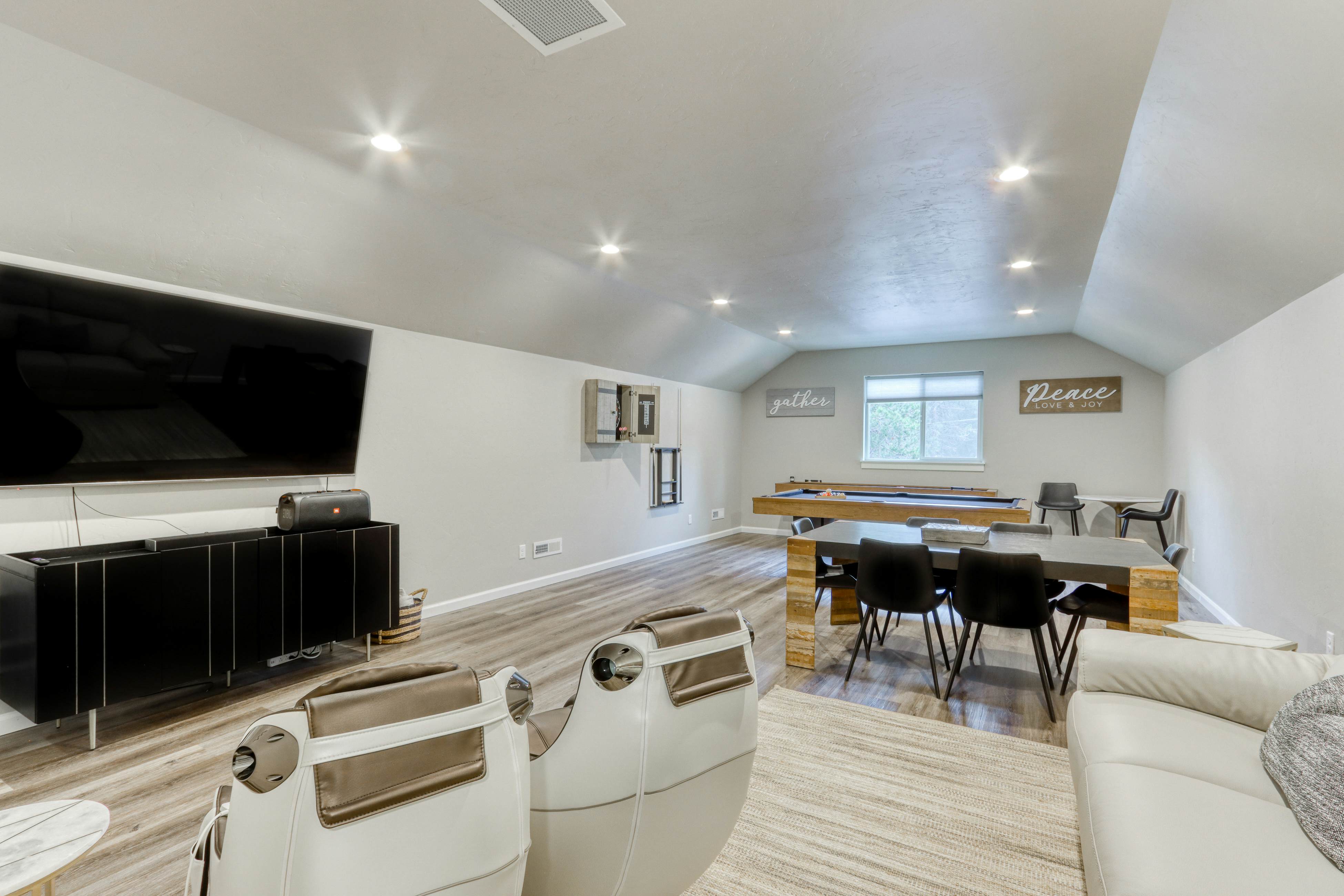 Luxury Deschutes Riverfront