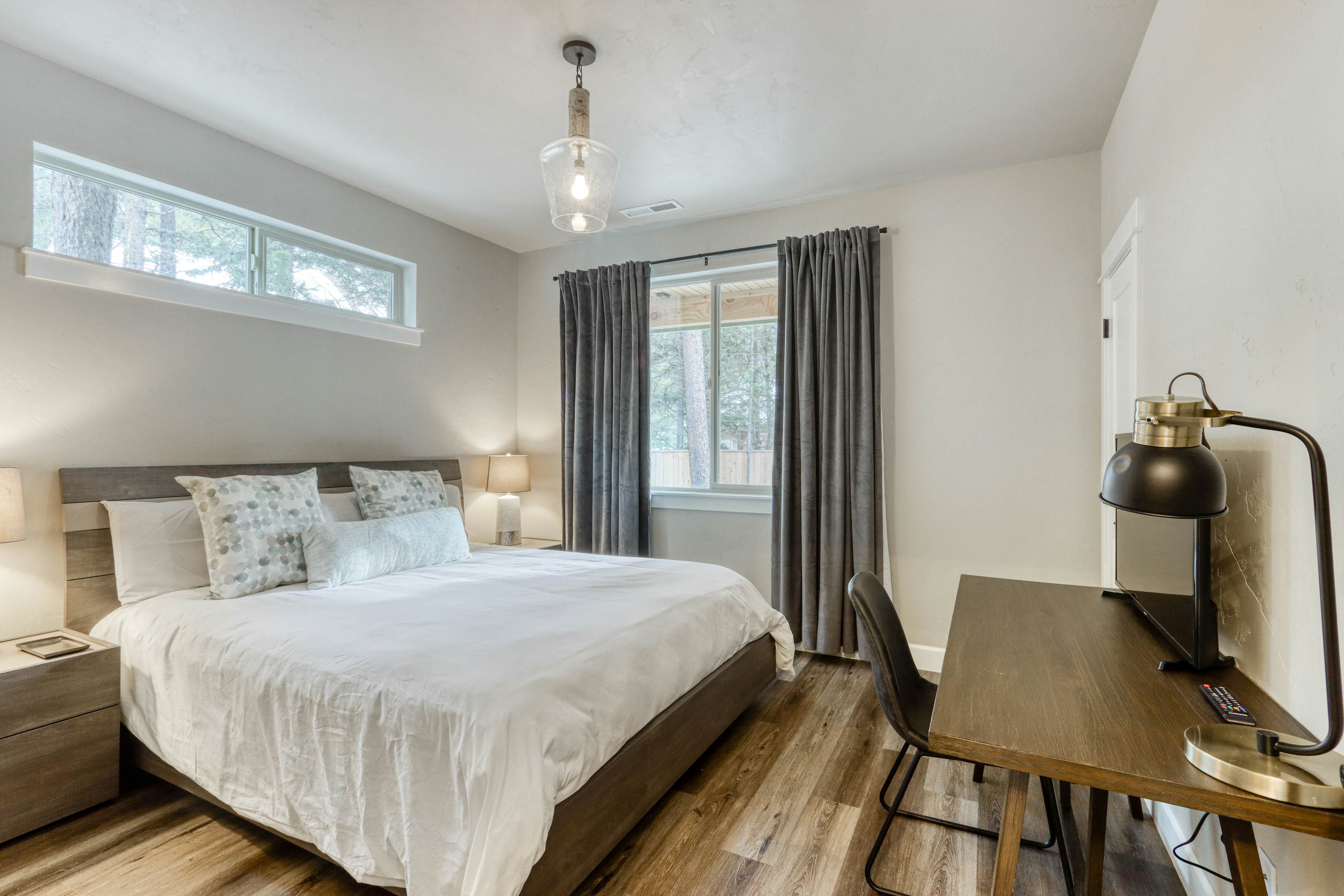 Luxury Deschutes Riverfront