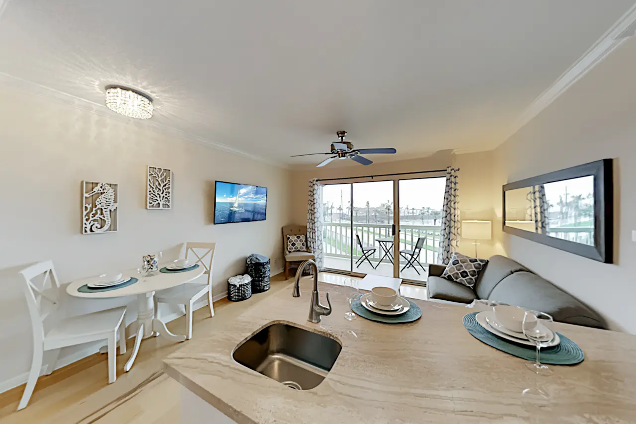 Victorian Condo 9227 1 BD Galveston, TX Vacation Rental Vacasa