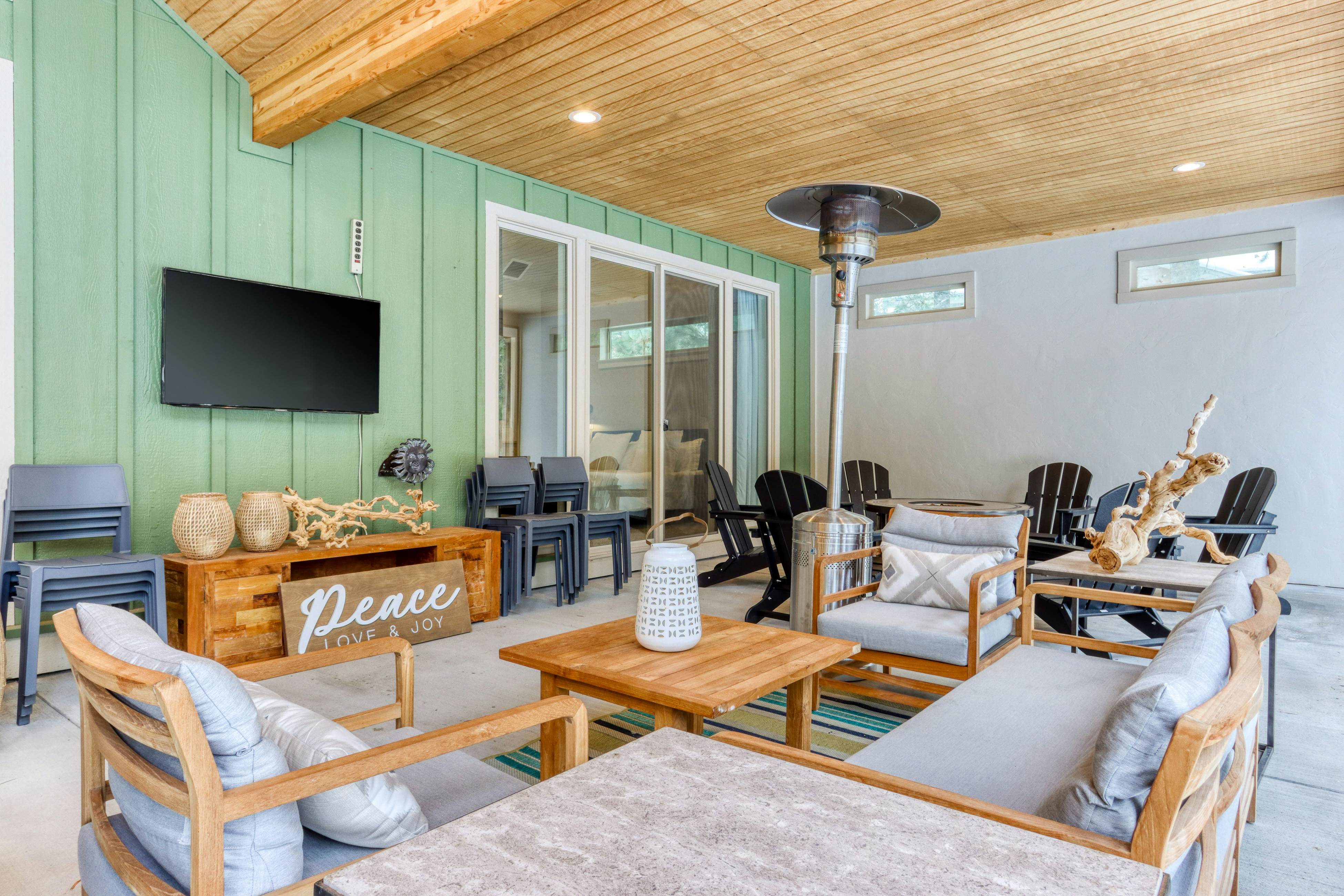 Luxury Deschutes Riverfront