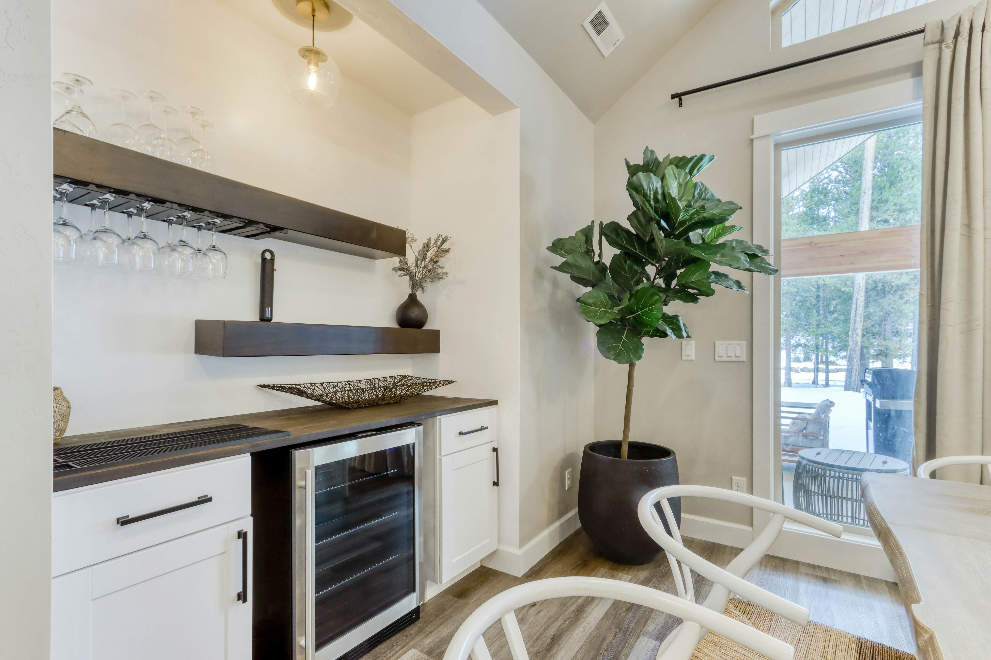 Luxury Deschutes Riverfront