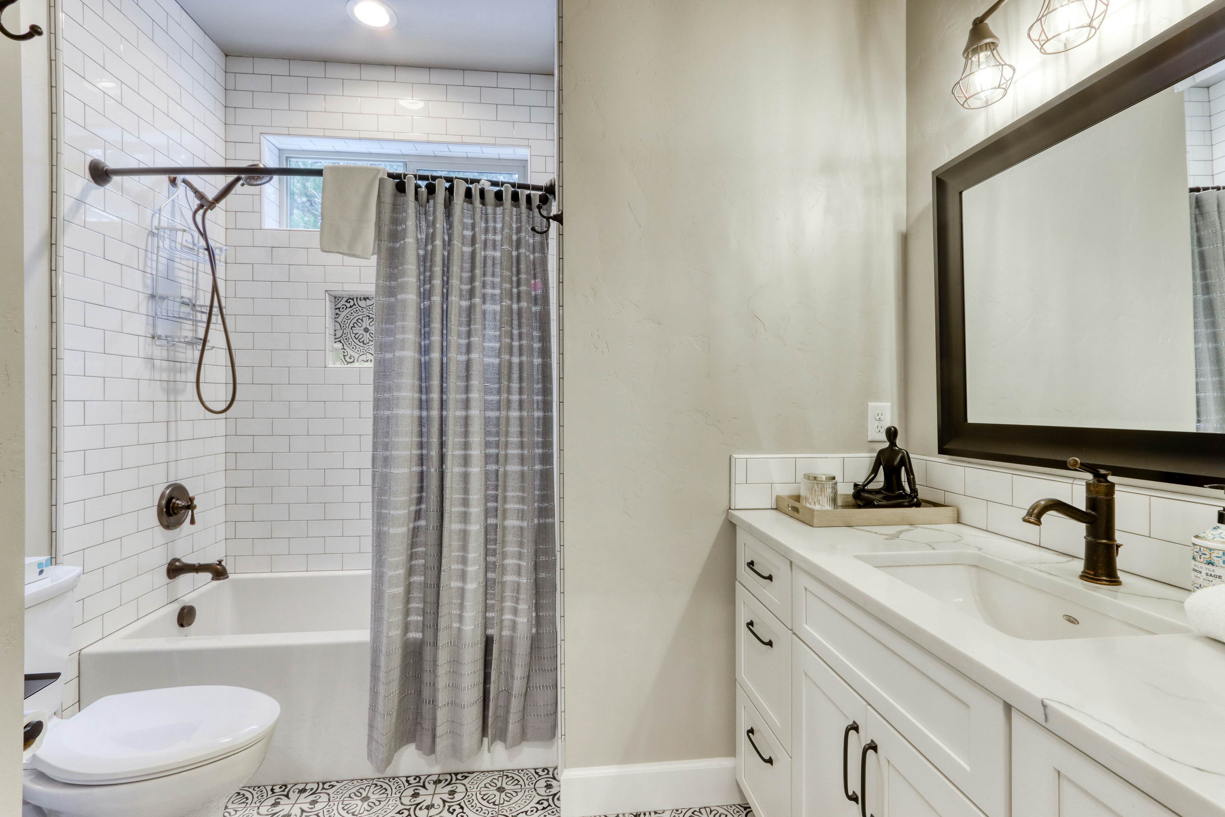 Luxury Deschutes Riverfront