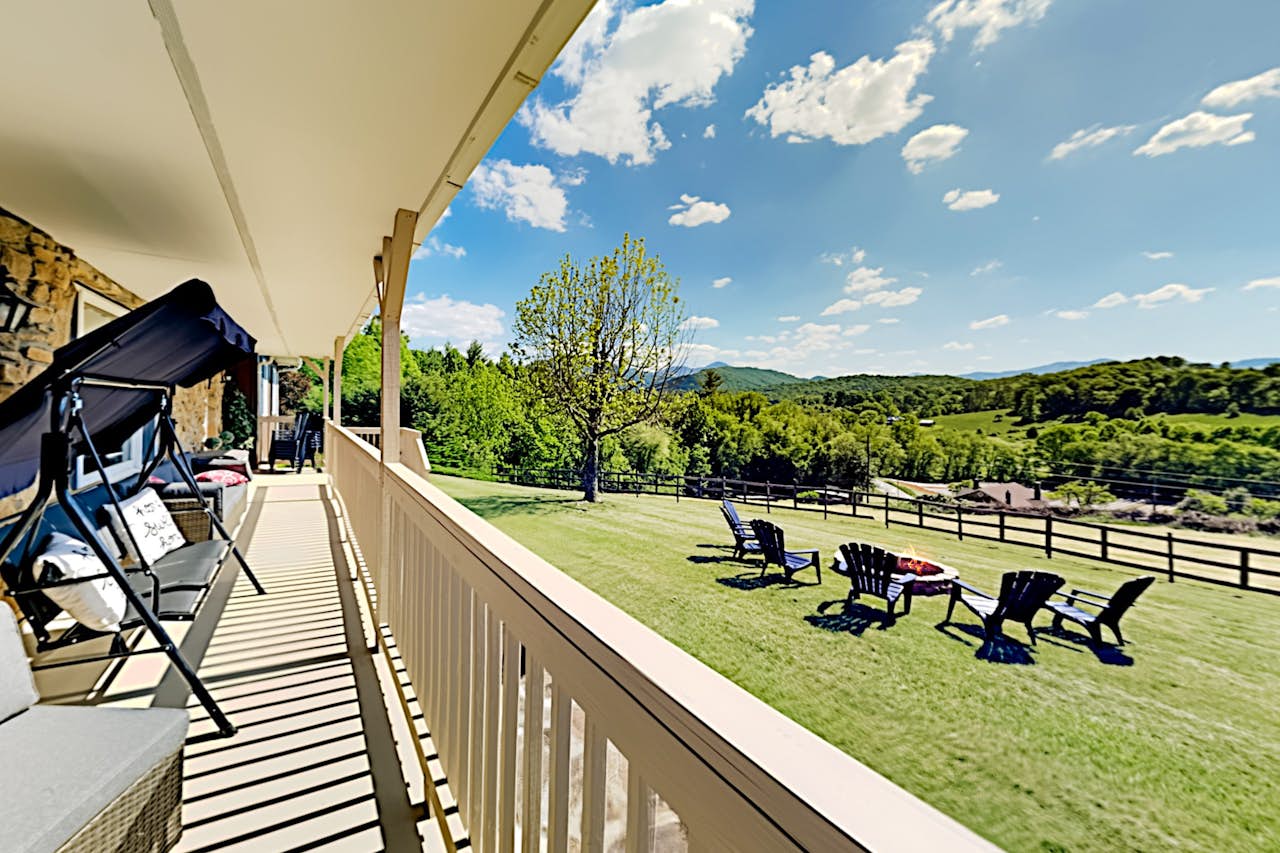 Higher Ground 3 BD Candler, NC Vacation Rental Vacasa