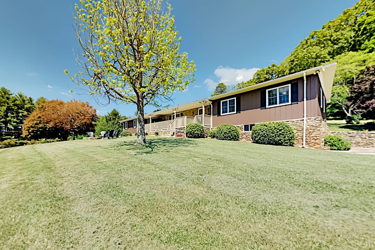 Higher Ground & Idyllic Cornerstone 6 BD Candler, NC Vacation Rental