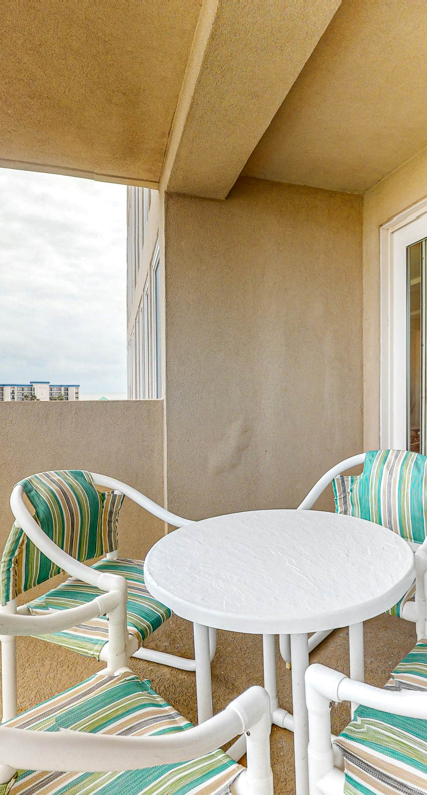 Solare Tower 705