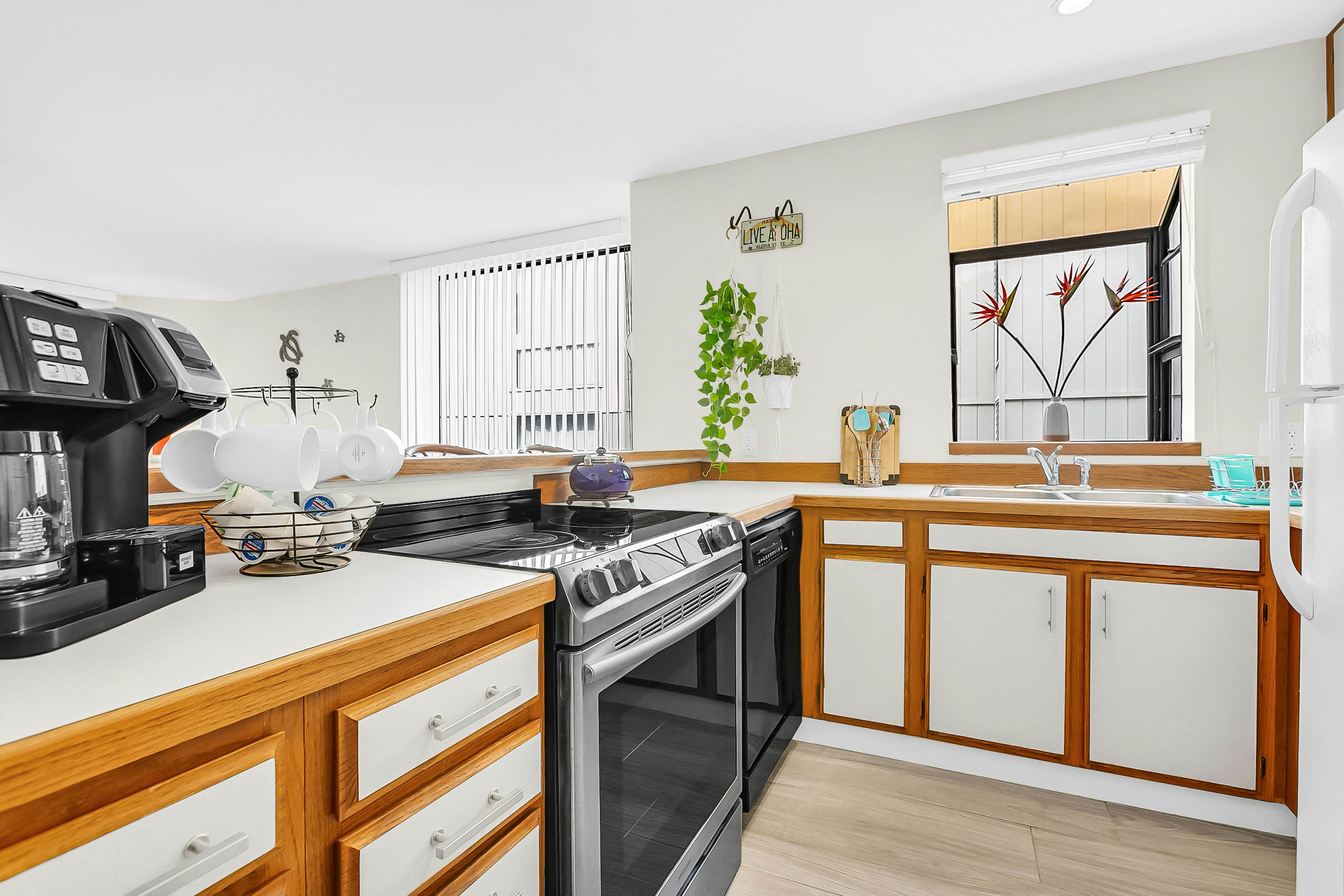 Casa Tropical Kona -Kailua Bay Resort 2-201