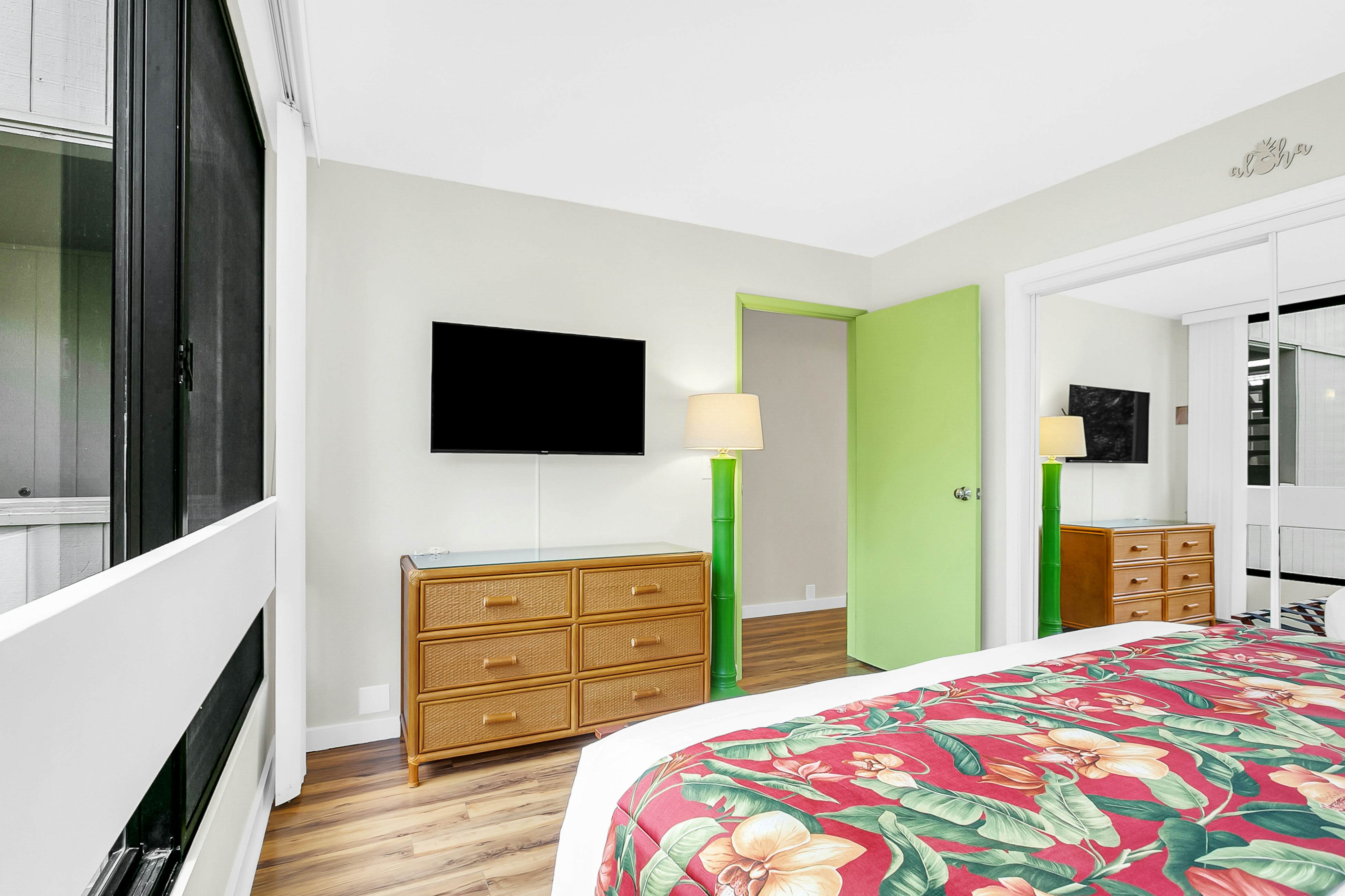 Casa Tropical Kona -Kailua Bay Resort 2-201