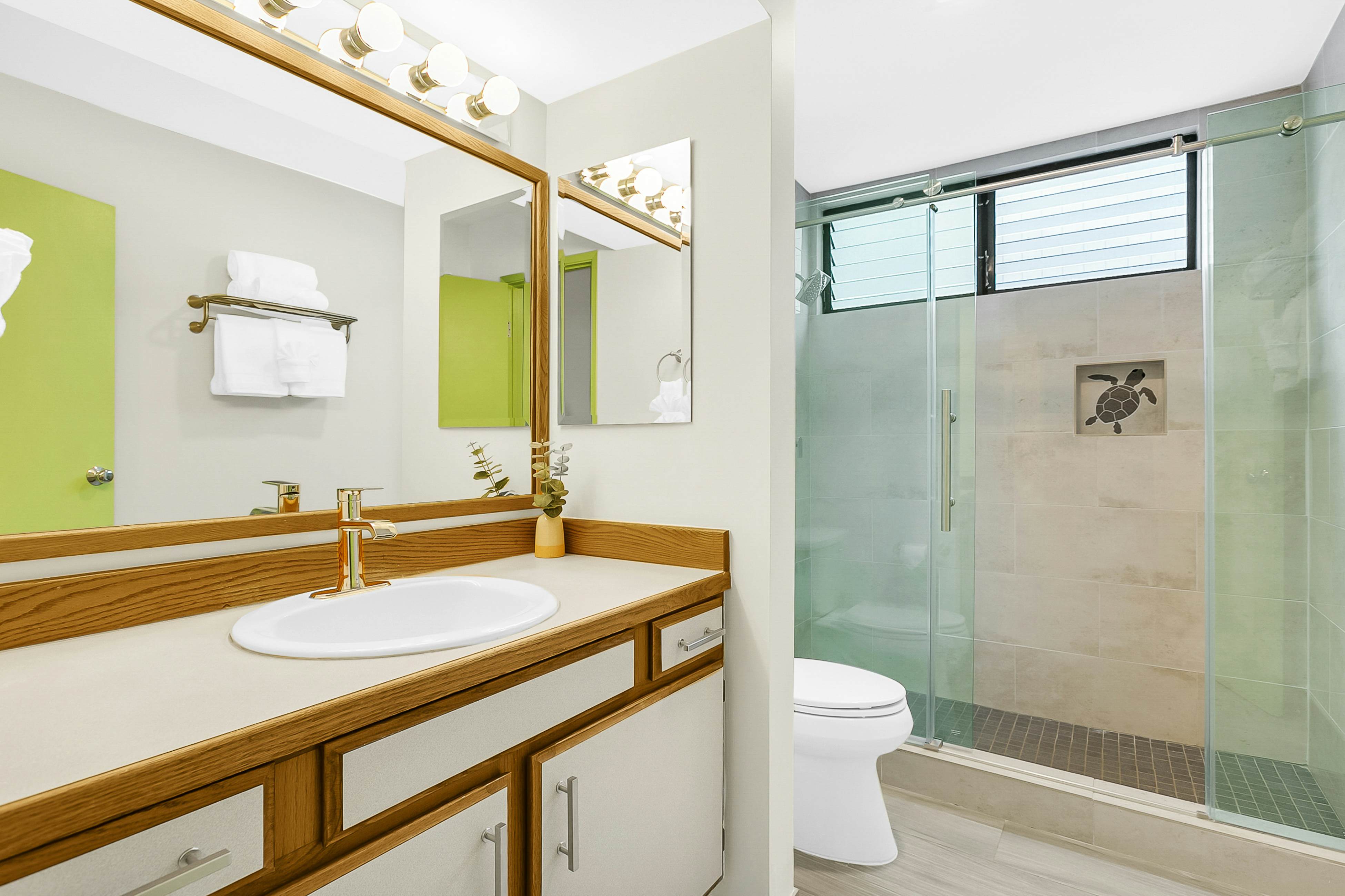 Casa Tropical Kona -Kailua Bay Resort 2-201