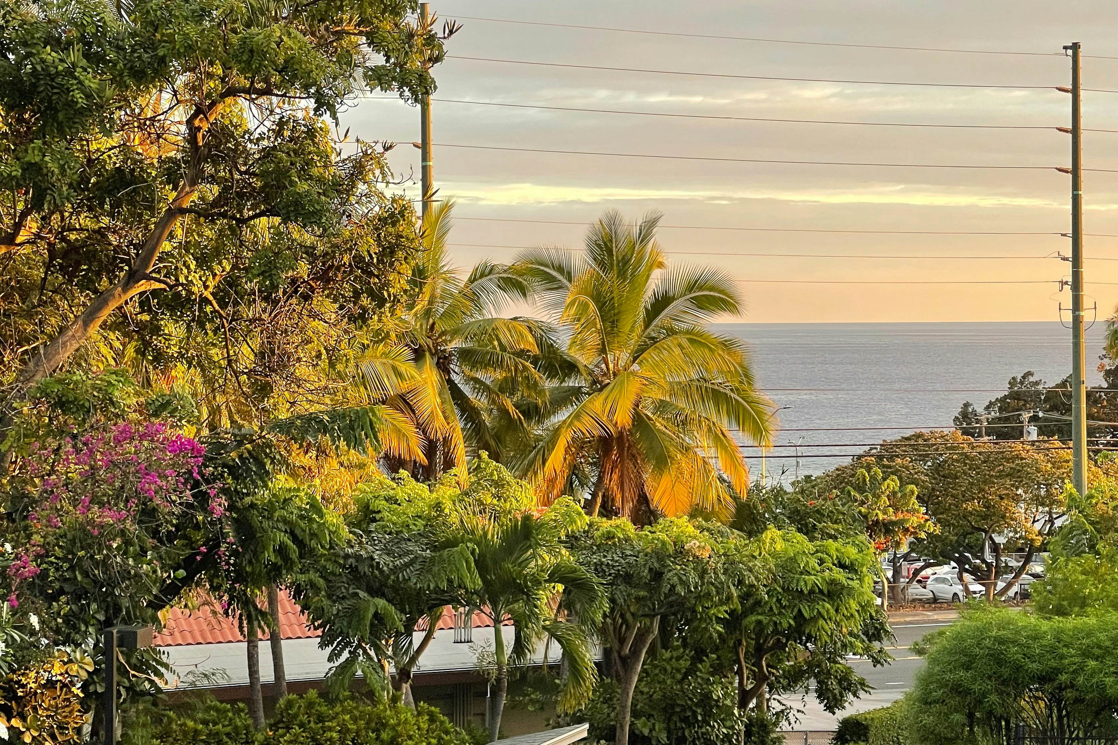 Casa Tropical Kona -Kailua Bay Resort 2-201