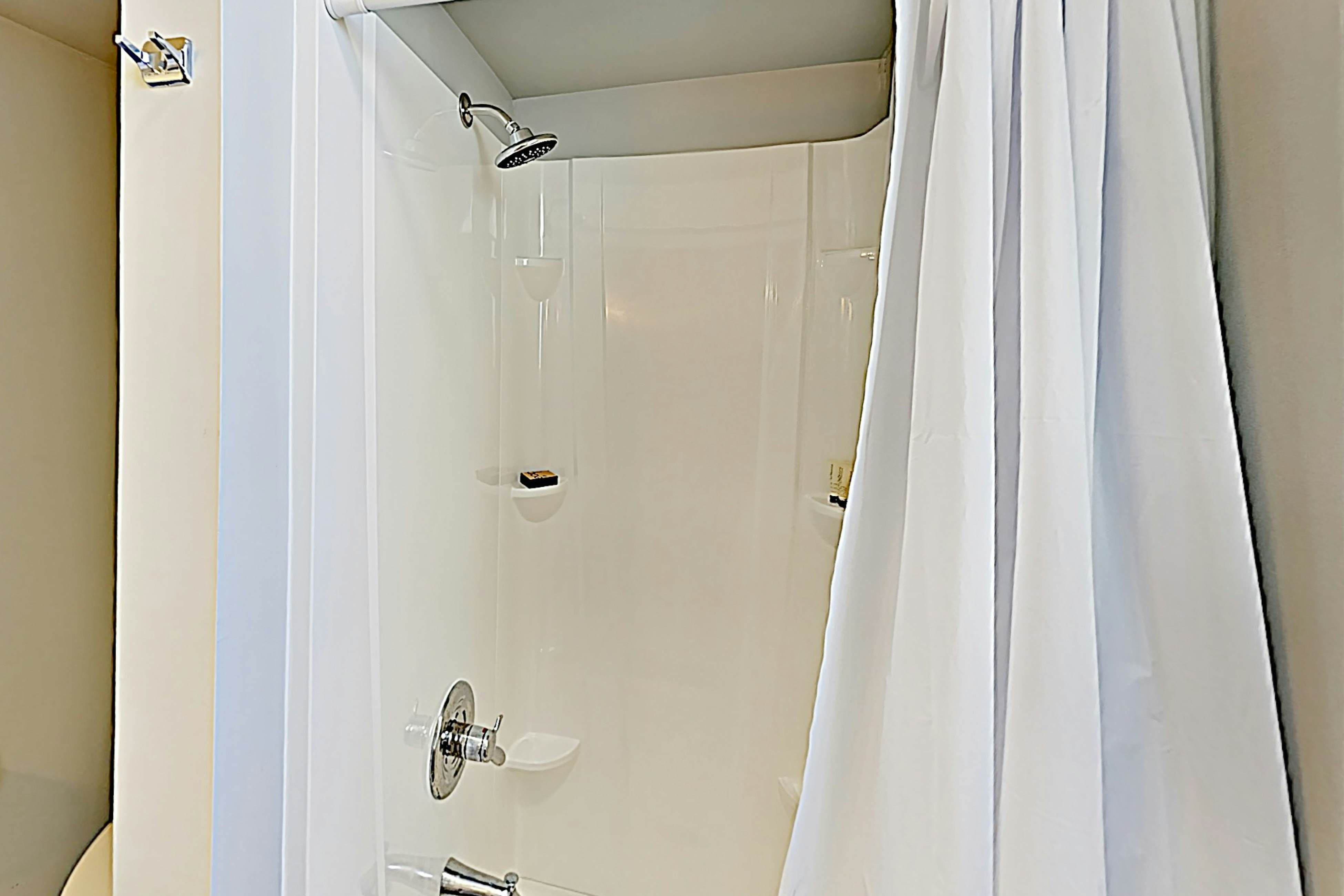 Scandia Towers 502 2 BD Honolulu, HI Vacation Rental Vacasa