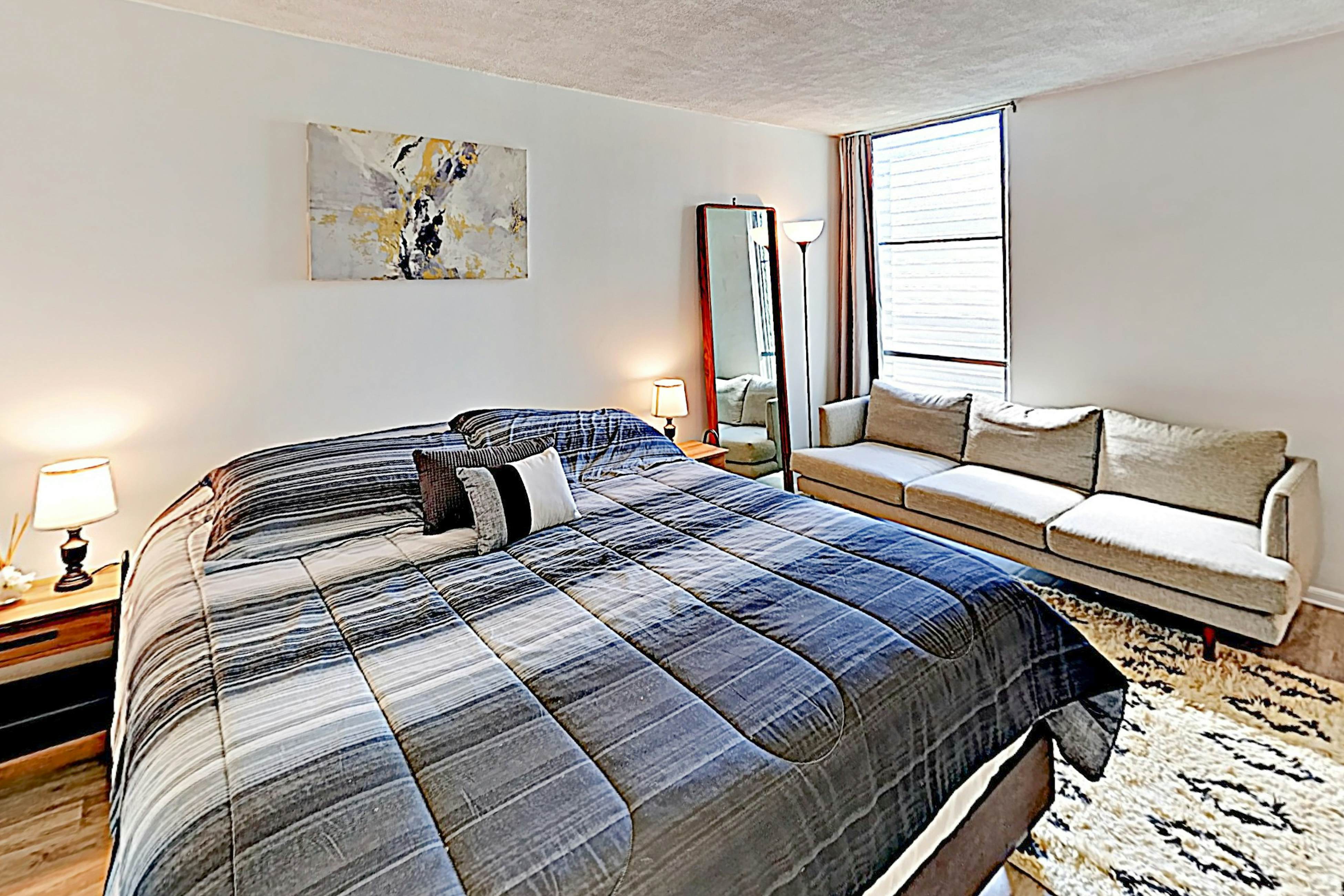 Scandia Towers 502 2 BD Honolulu, HI Vacation Rental Vacasa