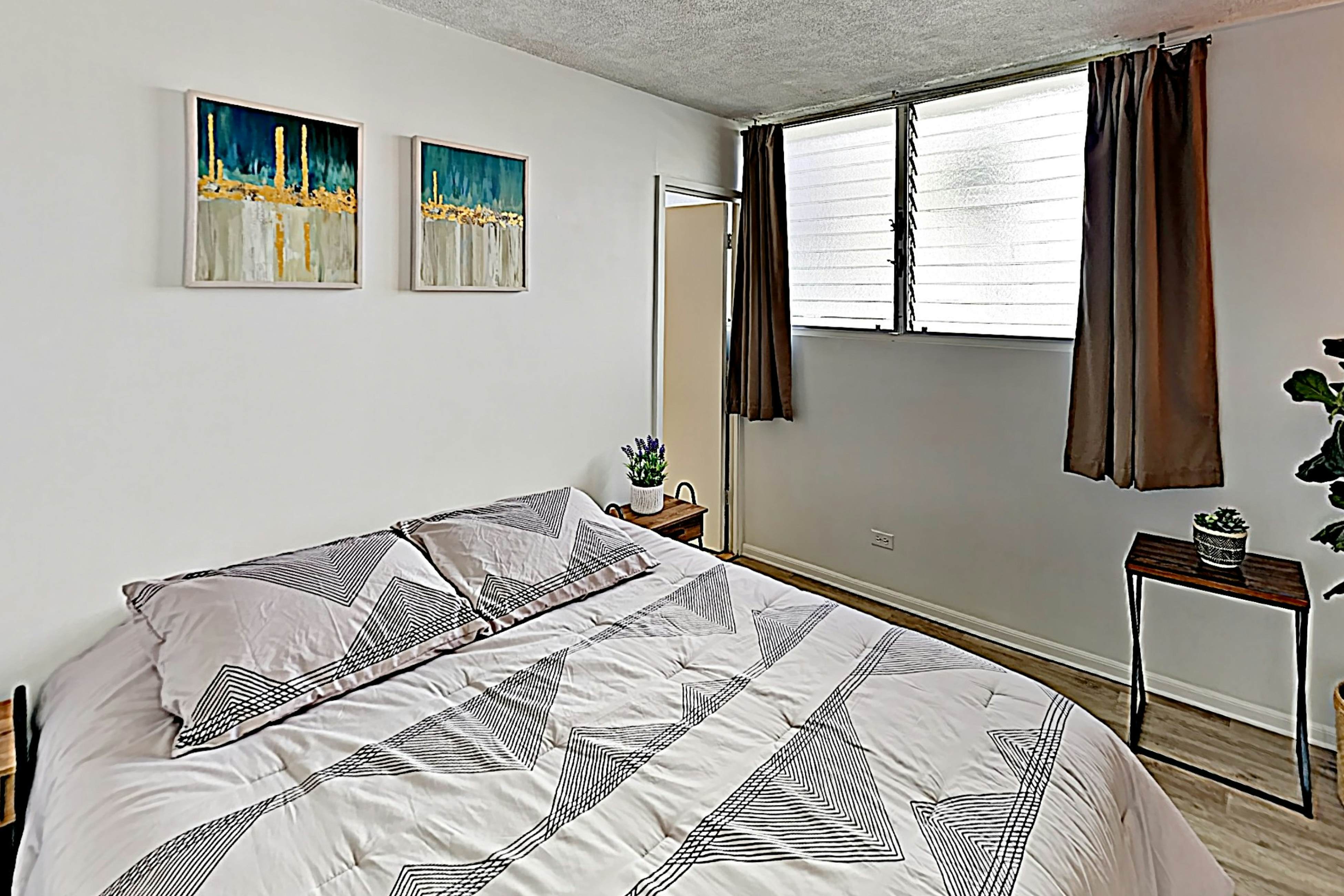 Scandia Towers 502 2 BD Honolulu, HI Vacation Rental Vacasa