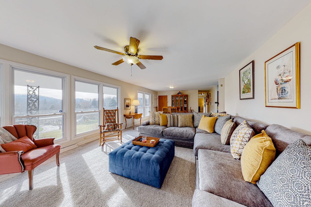 Moffitt Branch 3 BD Asheville, NC Vacation Rental Vacasa