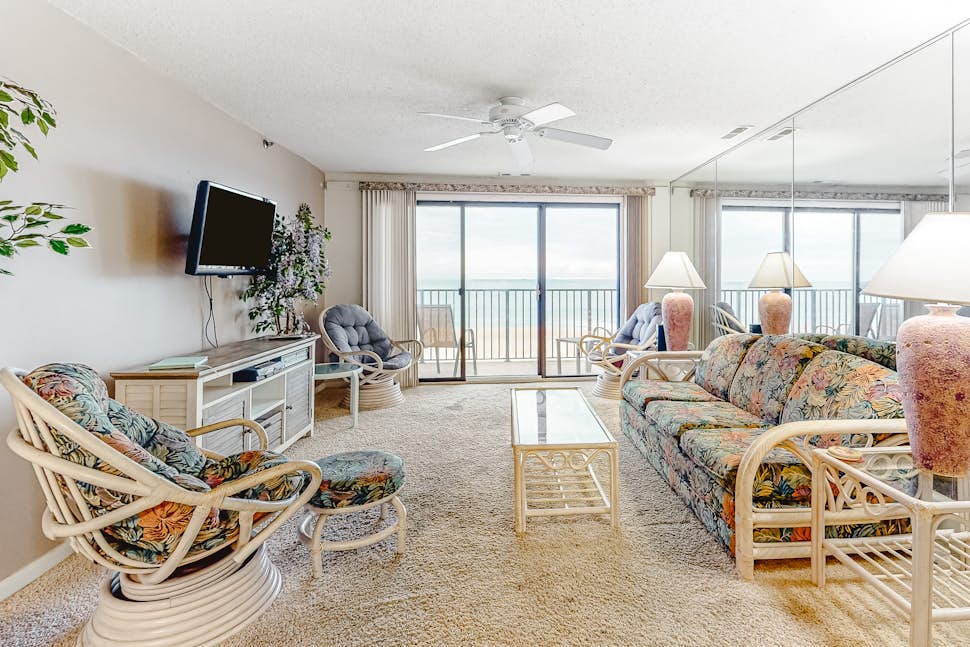 Sandy Square 404 3 BD Ocean City, MD Vacation Rental Vacasa