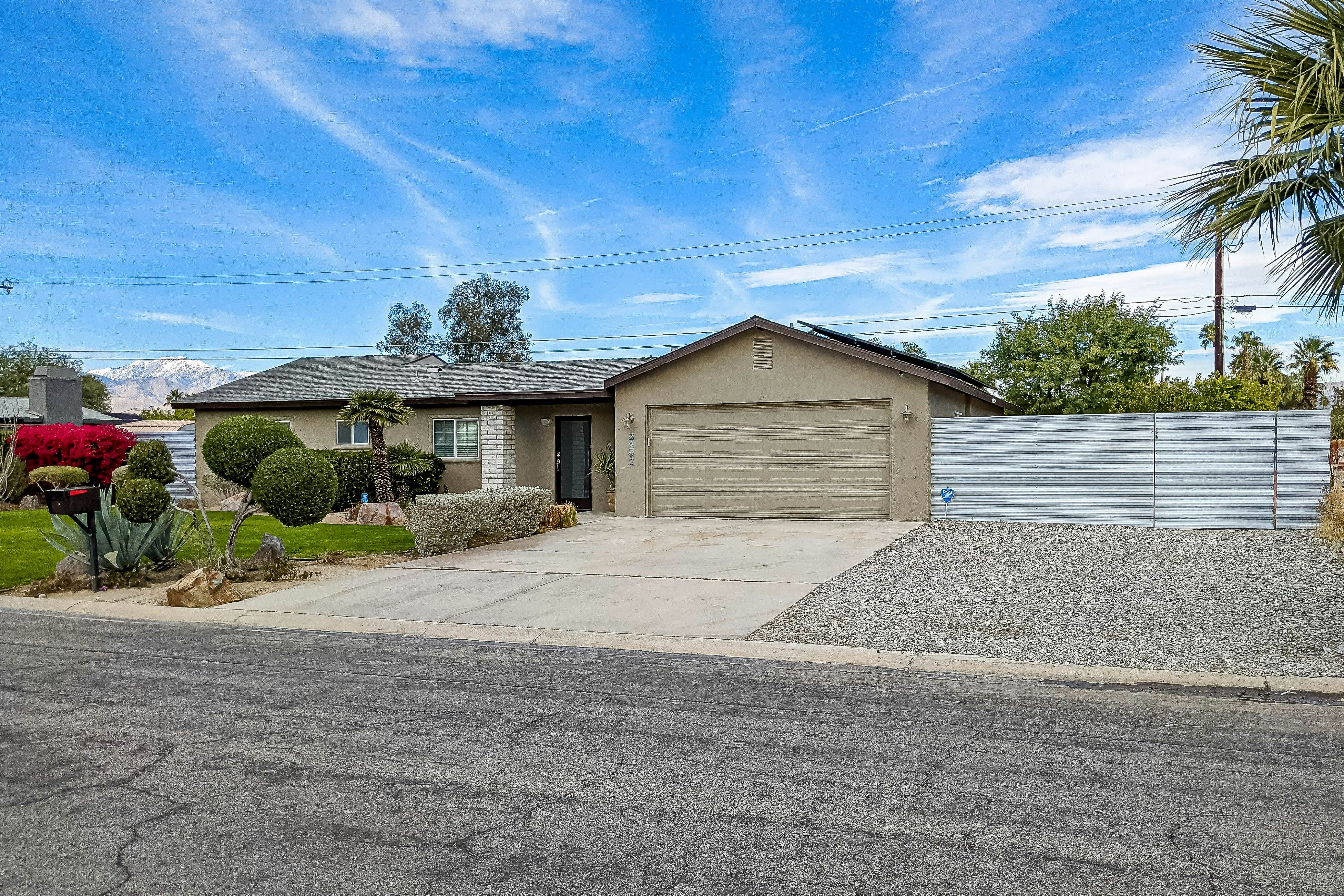 Palm Springs Modern Home - 3972 