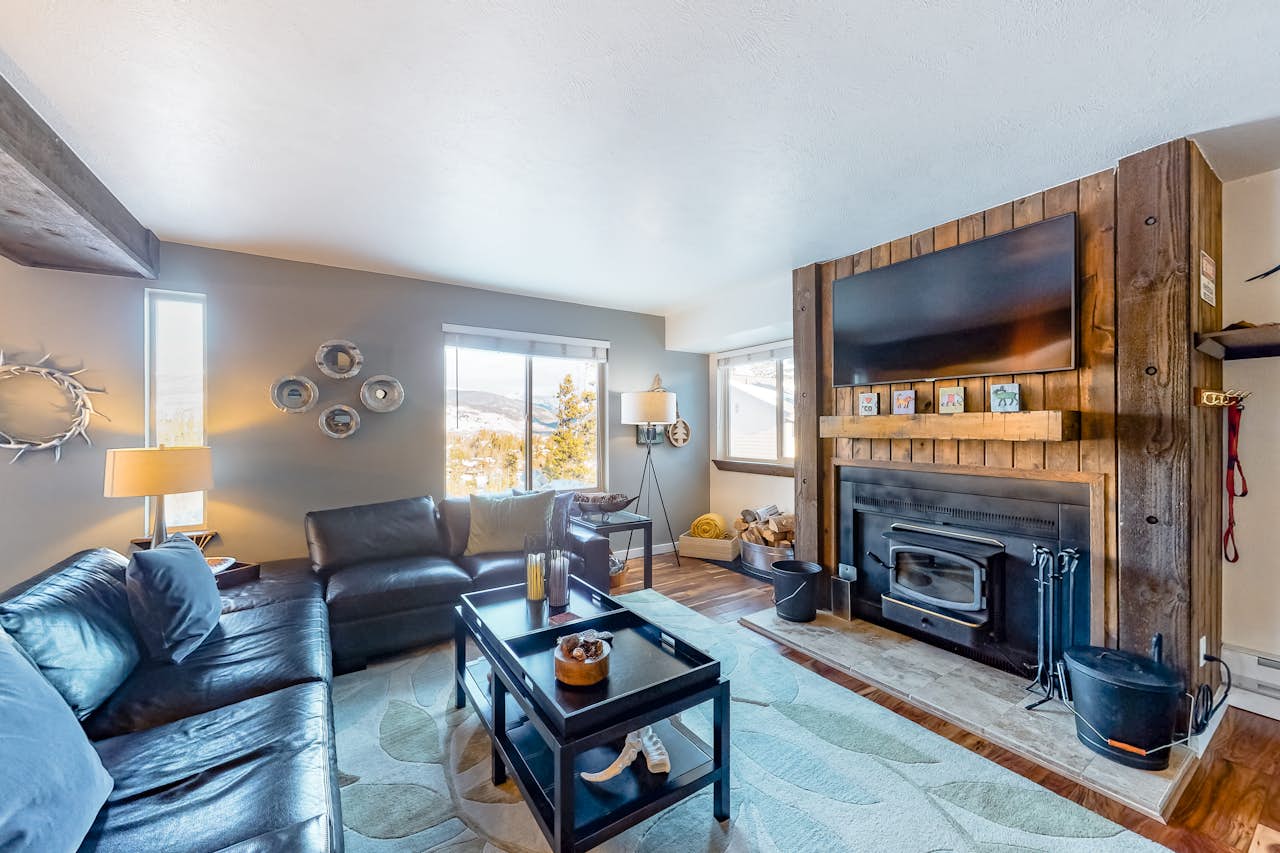 Silverthorne Roost 3 BD Silverthorne, CO Vacation Rental Vacasa