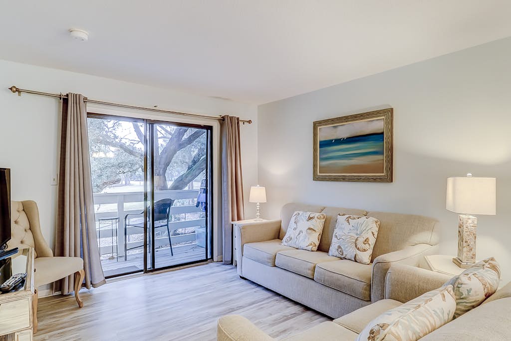 Coastal Condo with Pool, Hot Tub, Tennis, Fast WiFi, AC, & W/D - Near the Beach — Hilton Head, SC — vacation rental