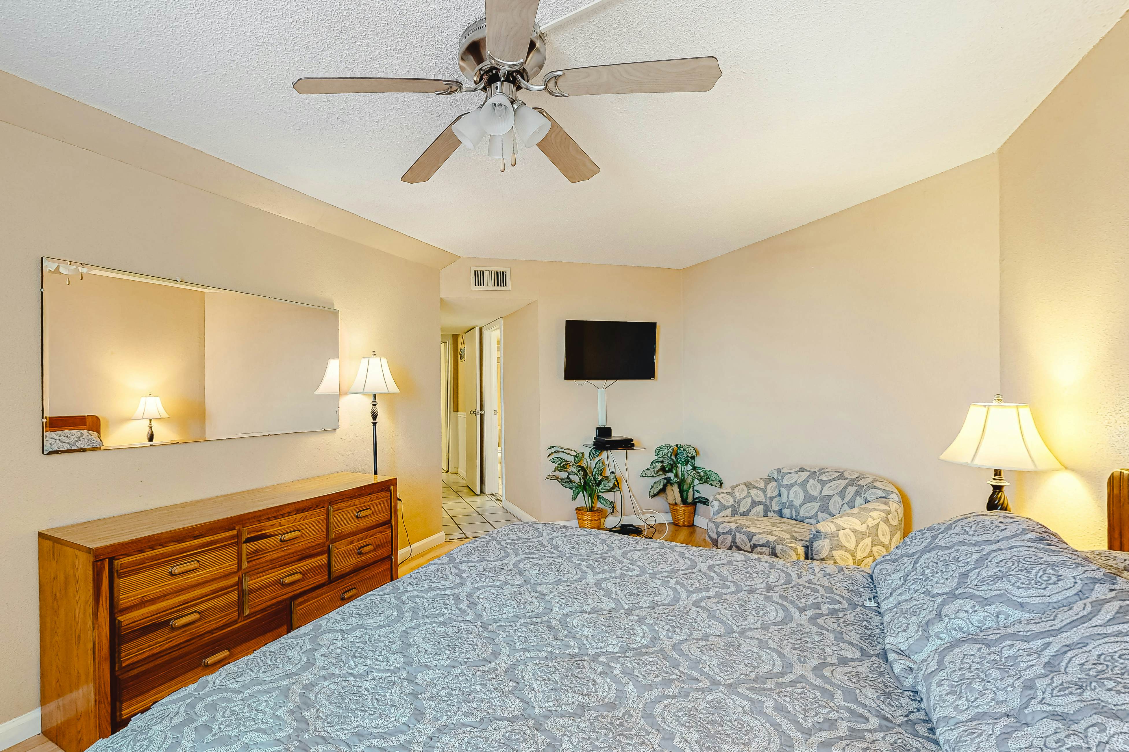 Pyramid 11E 2 BD Ocean City, MD Vacation Rental Vacasa