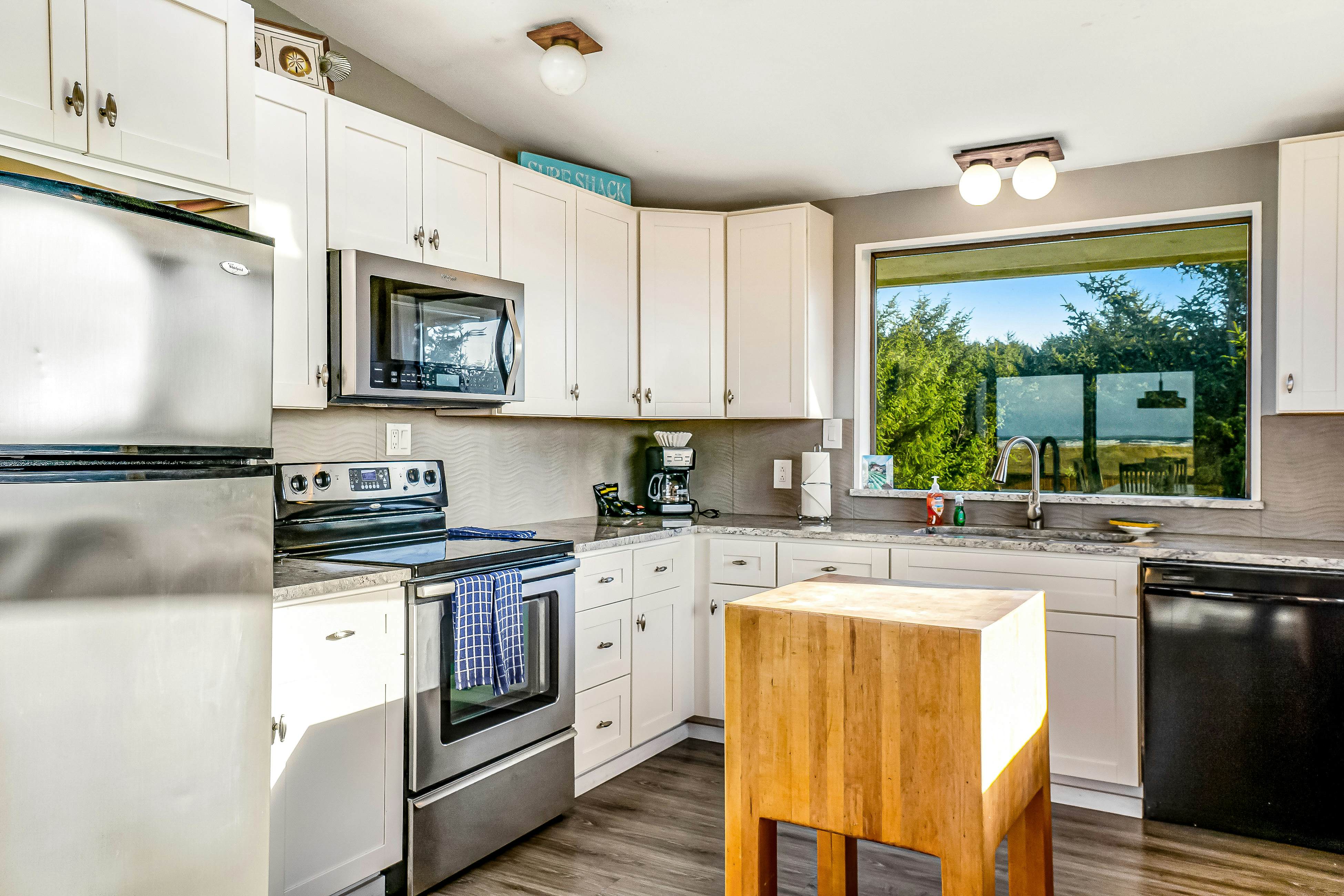 Copalis Beach Hideaway 4 BD Copalis Beach, WA Vacation Rental Vacasa