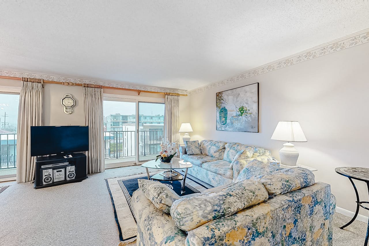 Sunchaser 305 2 BD Ocean City, MD Vacation Rental Vacasa