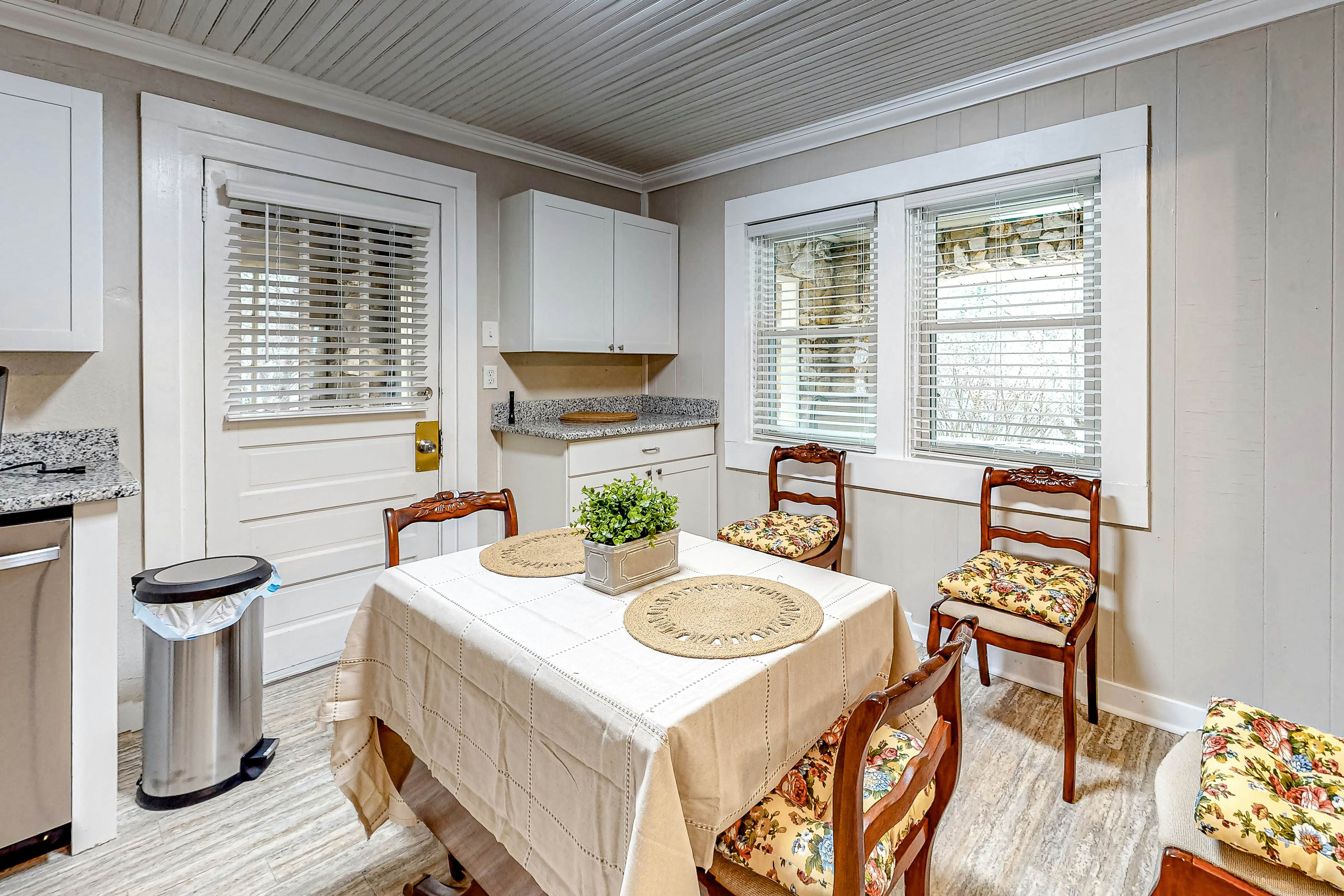 Squirrels Nest 3 BD Asheville, NC Vacation Rental Vacasa