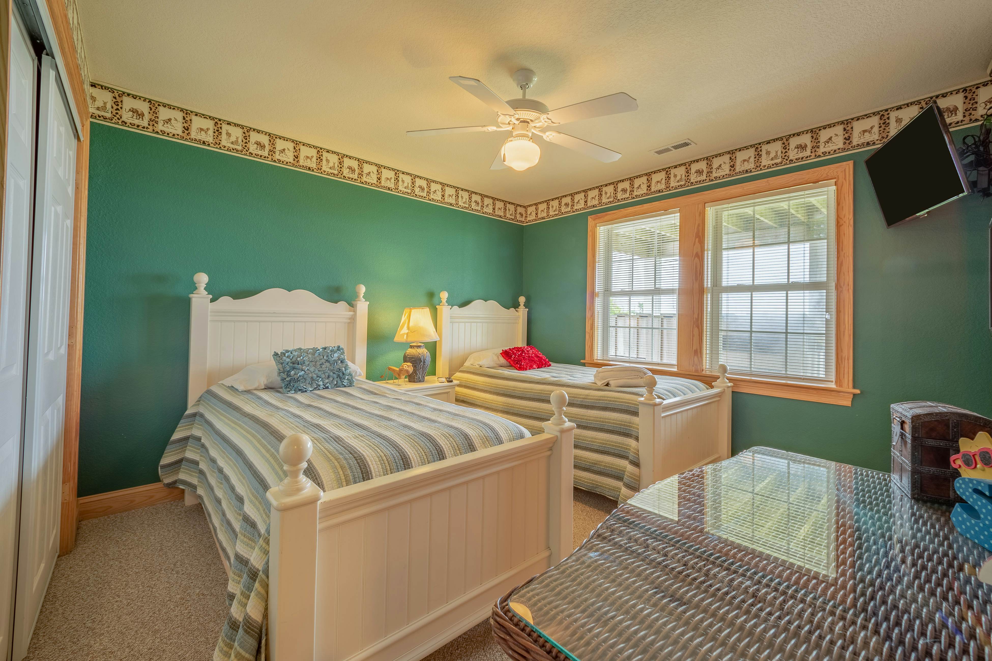 Pamlico Paradise 634 5 BD Waves, NC Vacation Rental Vacasa