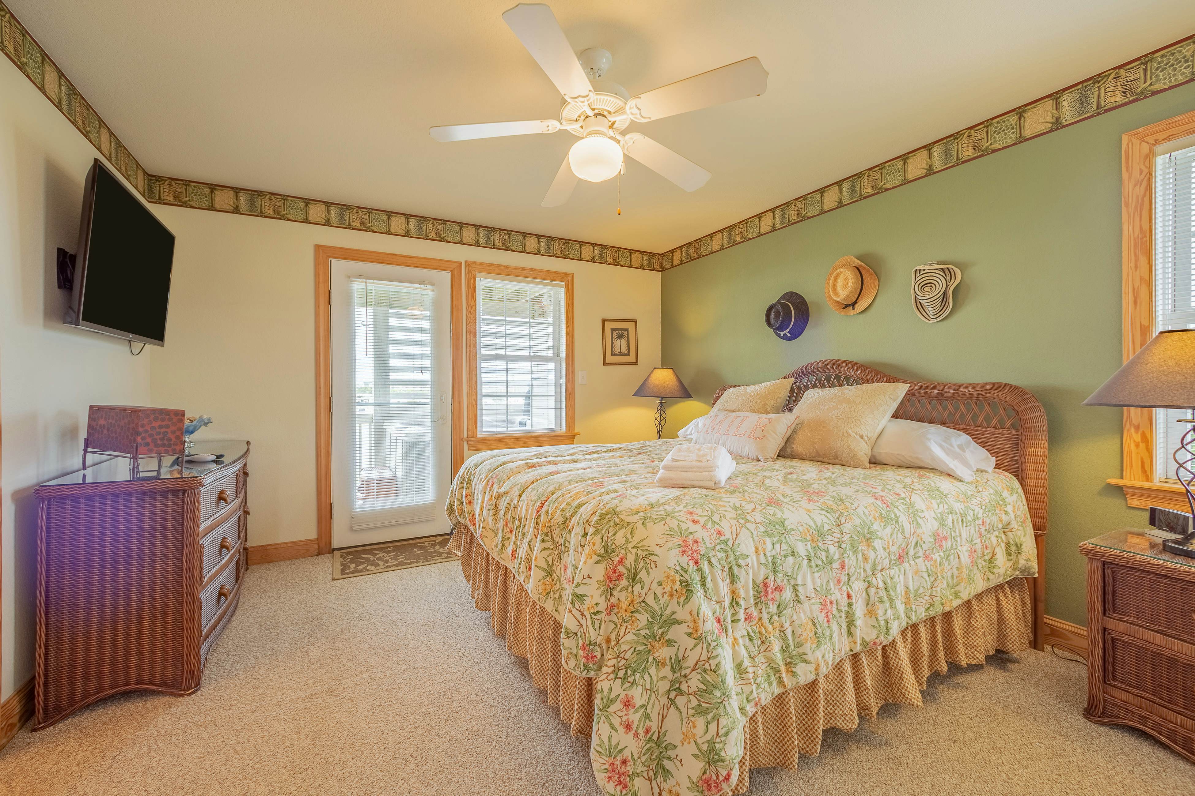 Pamlico Paradise 634 5 BD Waves, NC Vacation Rental Vacasa