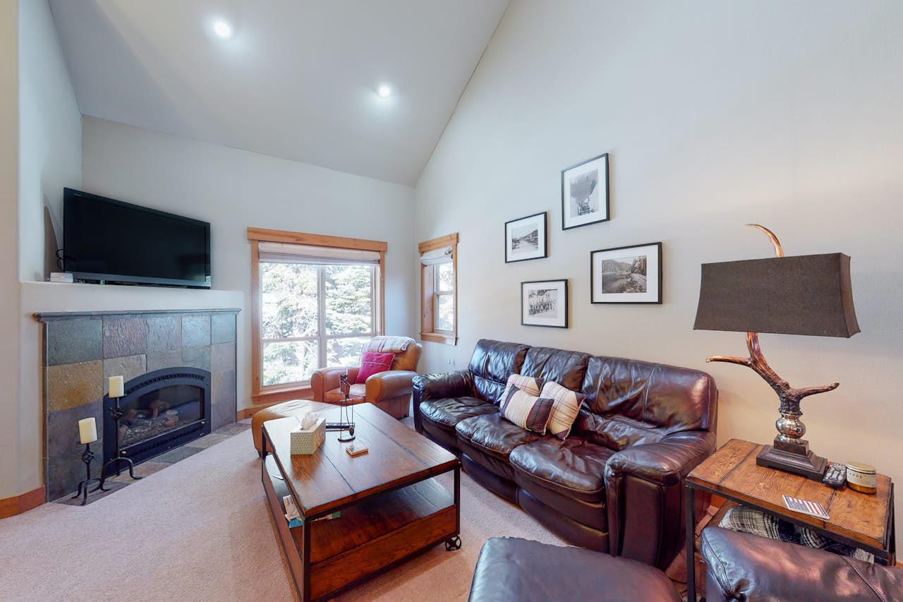 Snow Porch 2 BD Truckee, CA Vacation Rental Vacasa