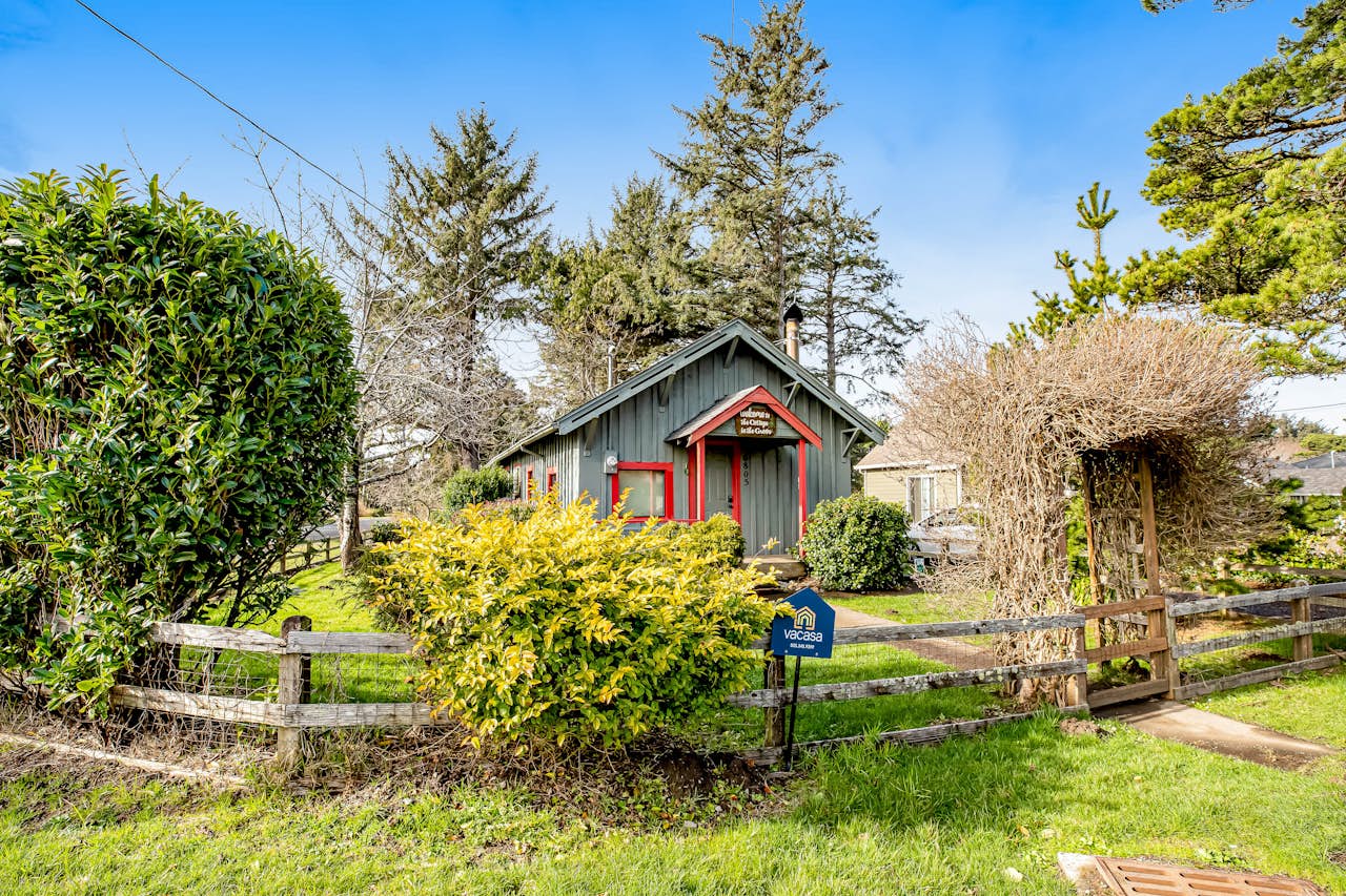 The Cottage in the Grove 2 BD Gleneden Beach, OR Vacation Rental Vacasa