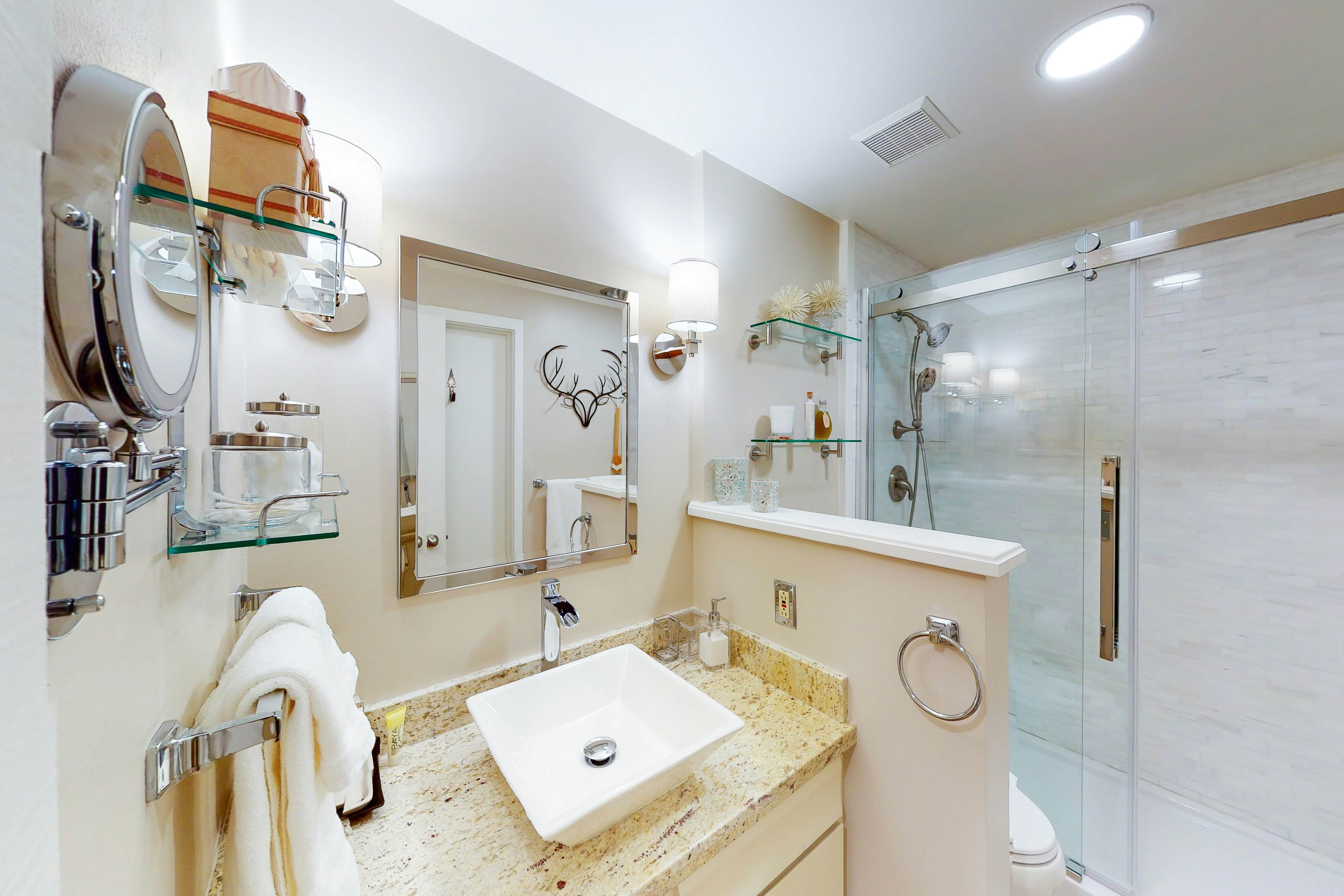 Peaceful Woodbridge Hideaway 14C