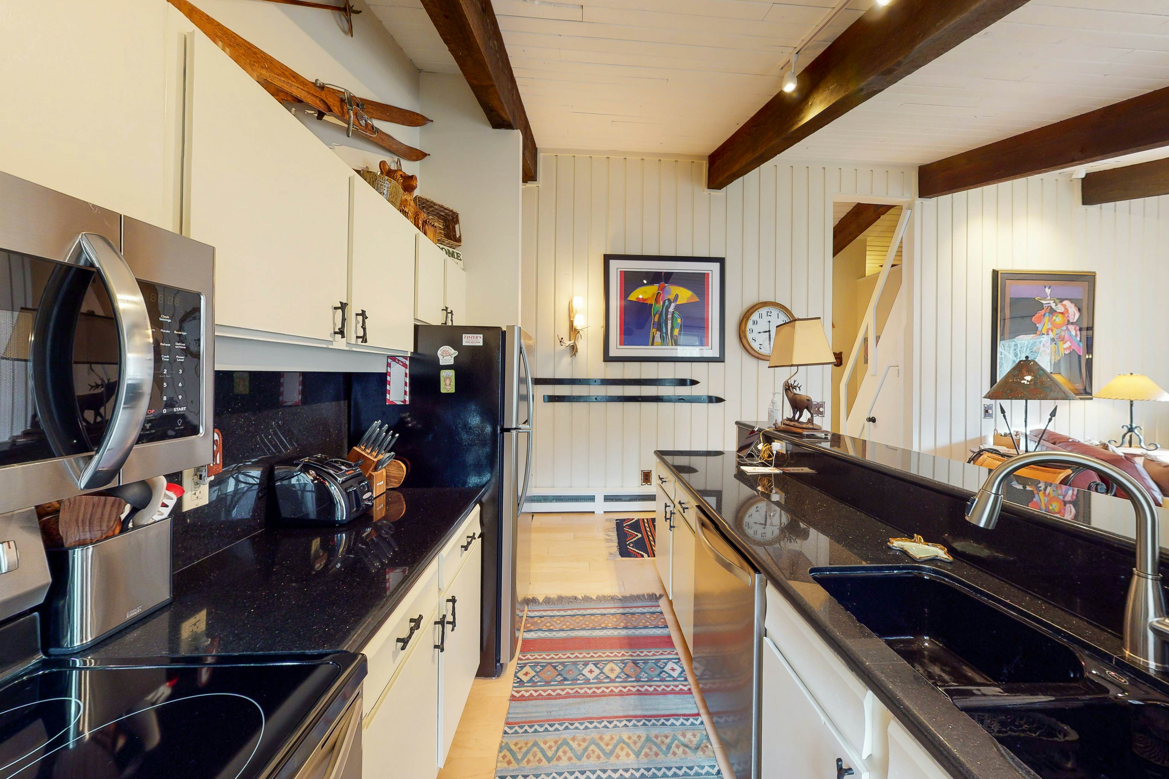 Peaceful Woodbridge Hideaway 14C